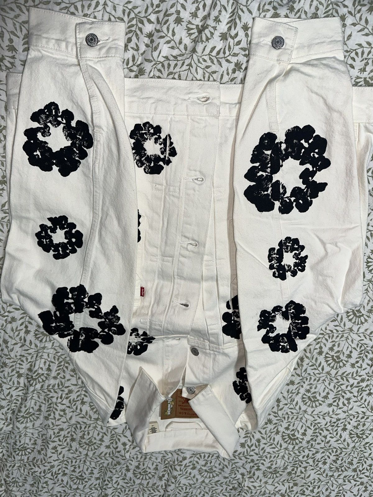DENIM TEARS Denim Tears TYPE - 2 ALL OVER WREATH WHITE Large Size US L / EU 52-54 / 3 - 8 Thumbnail