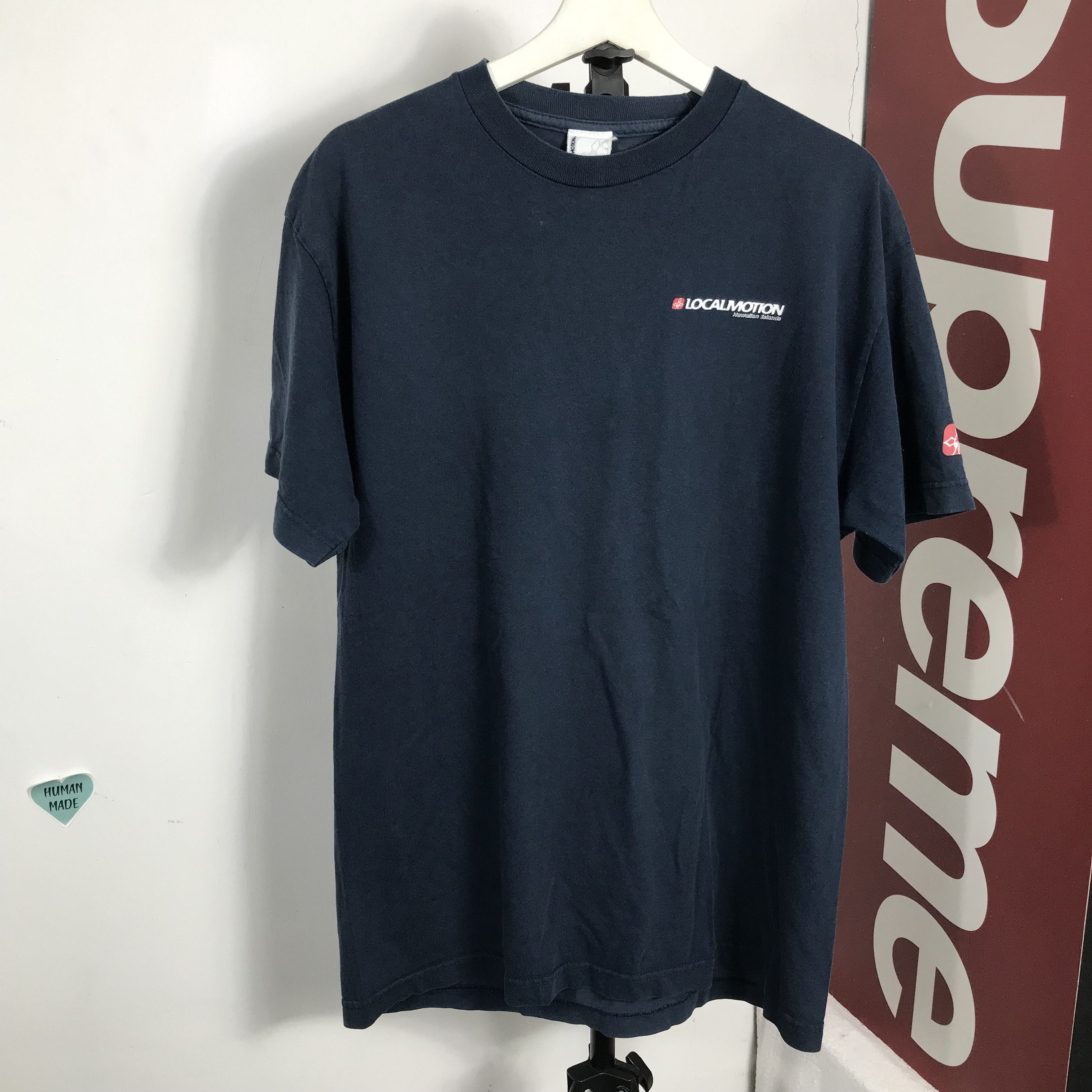 Vintage Vintage LOCAL MOTION T Shirt Girl Surfing Size US L / EU 52-54 / 3 - 5 Thumbnail