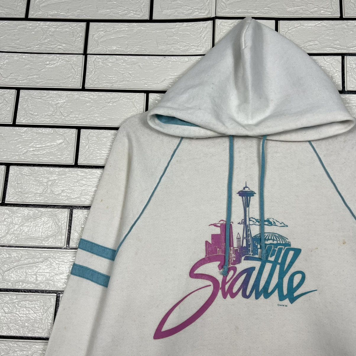 Vintage 1982 SEATTLE Future City Graphic Pullover Hoodies #3987-C181 Size US L / EU 52-54 / 3 - 5 Thumbnail