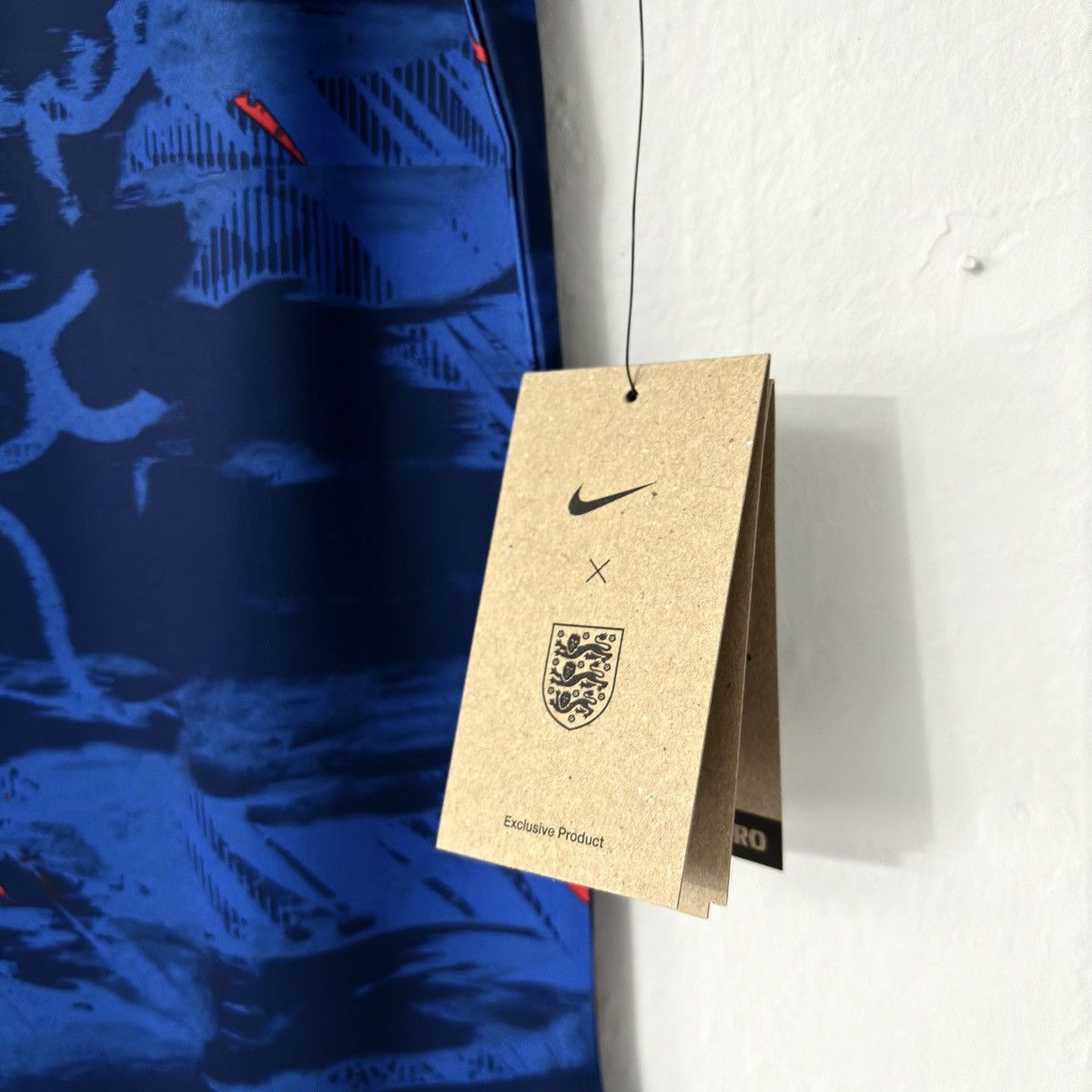 Nike NEW 2022 2023 England National Nike Pre Match Soccer Jersey Size US M / EU 48-50 / 2 - 5 Thumbnail