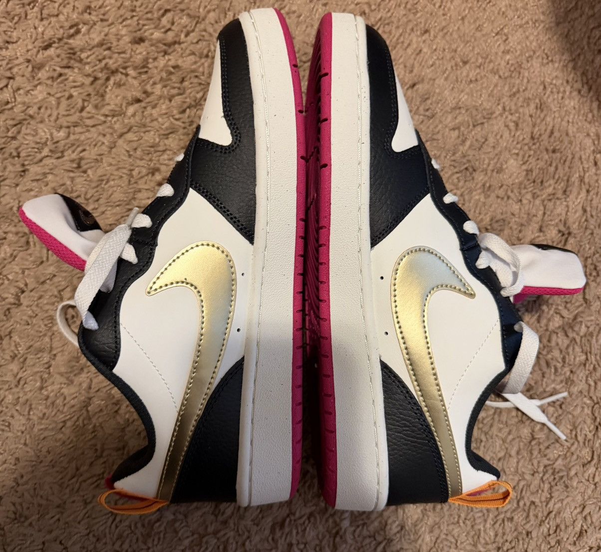 Nike COURT BOROUGH LOW 2 SE (GS) 7 Youth Size US 7 / IT 37 - 9 Thumbnail