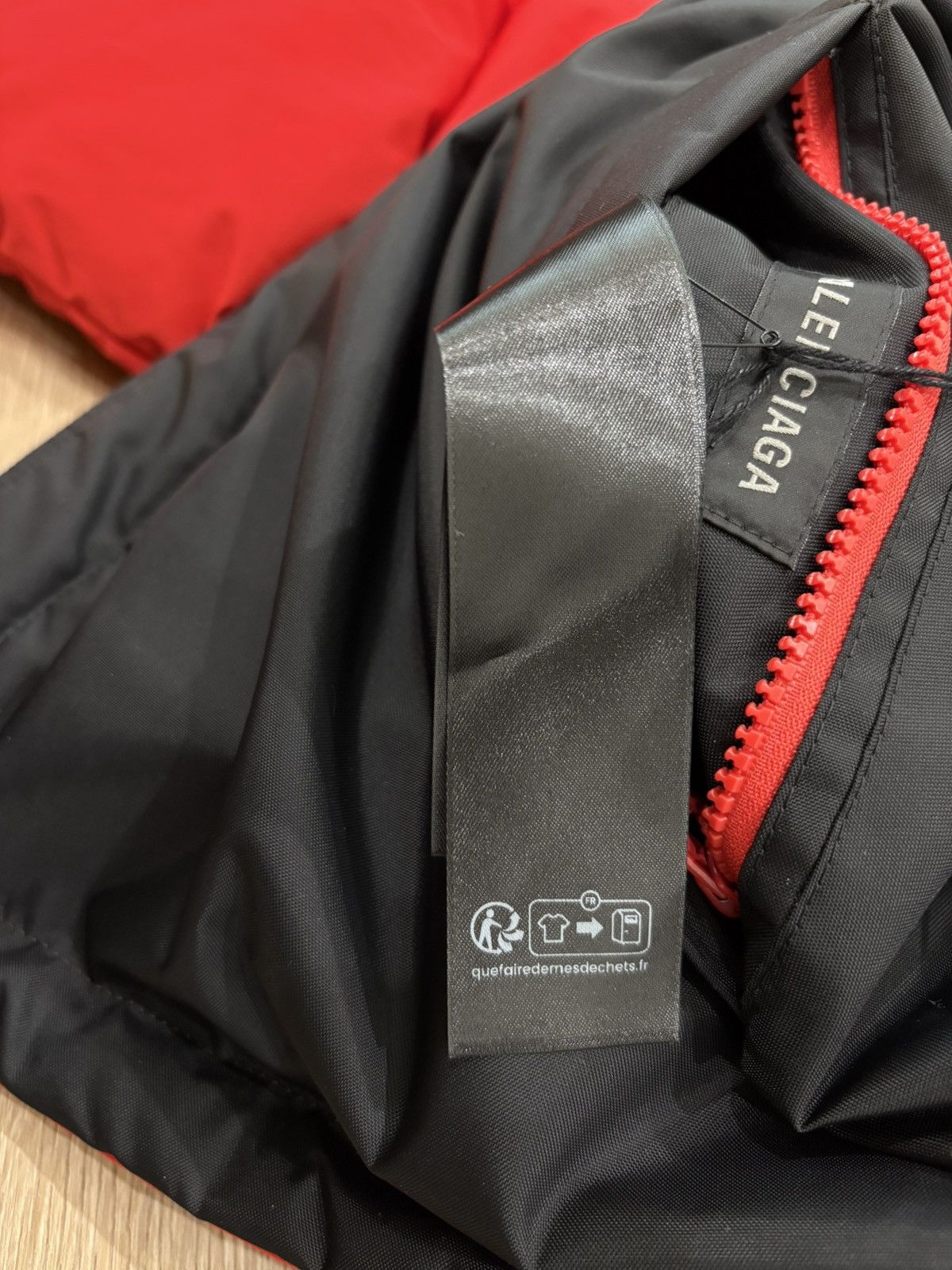 Balenciaga BALENCIAGA REVERSIBLE - black/Red puffer Size L / US 10 / IT 46 - 20 Thumbnail