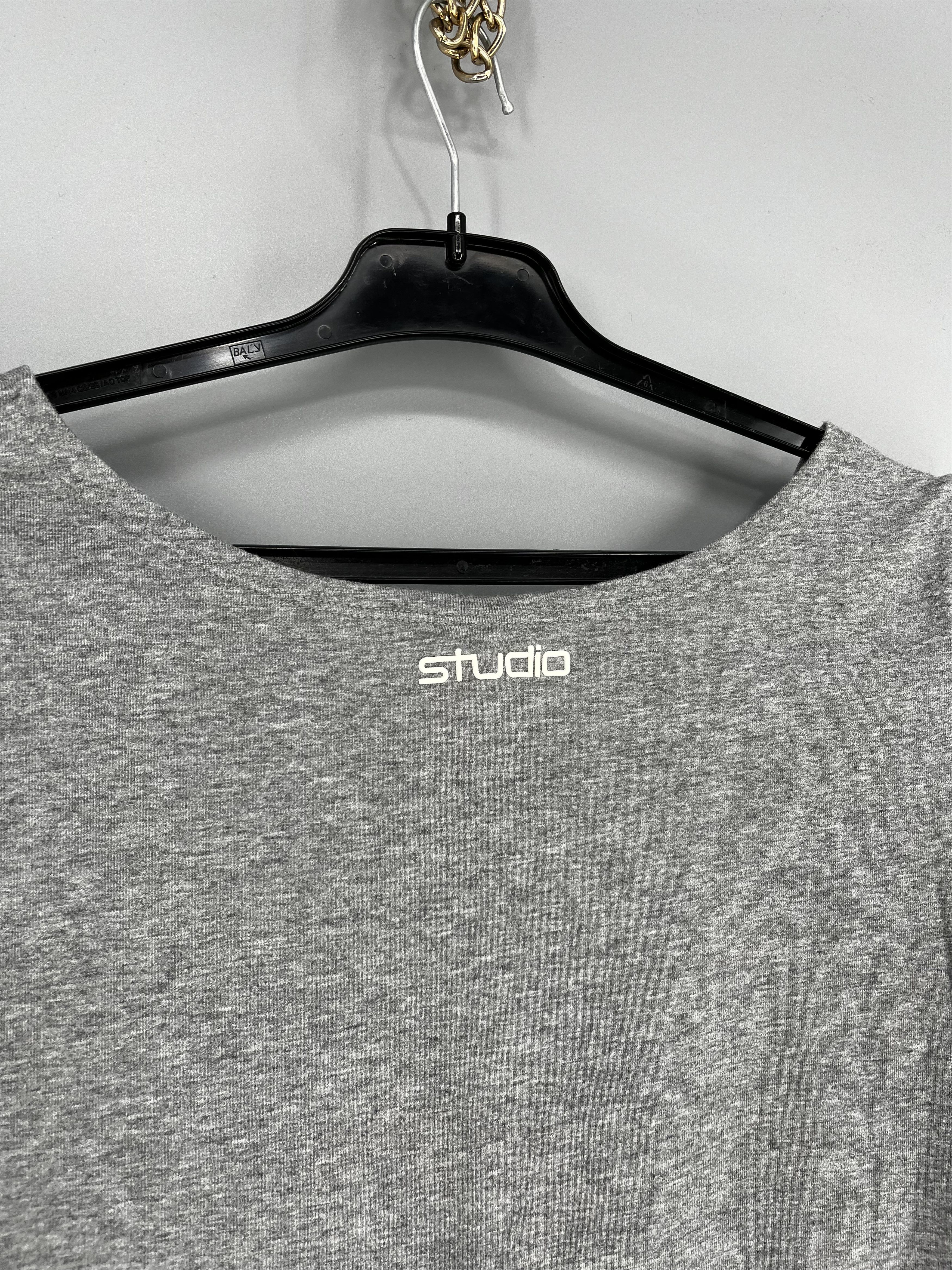 Nike Vintage 90s Nike Big Logo Faded T-shirt Streetwear Style Size M / US 6-8 / IT 42-44 - 9 Thumbnail