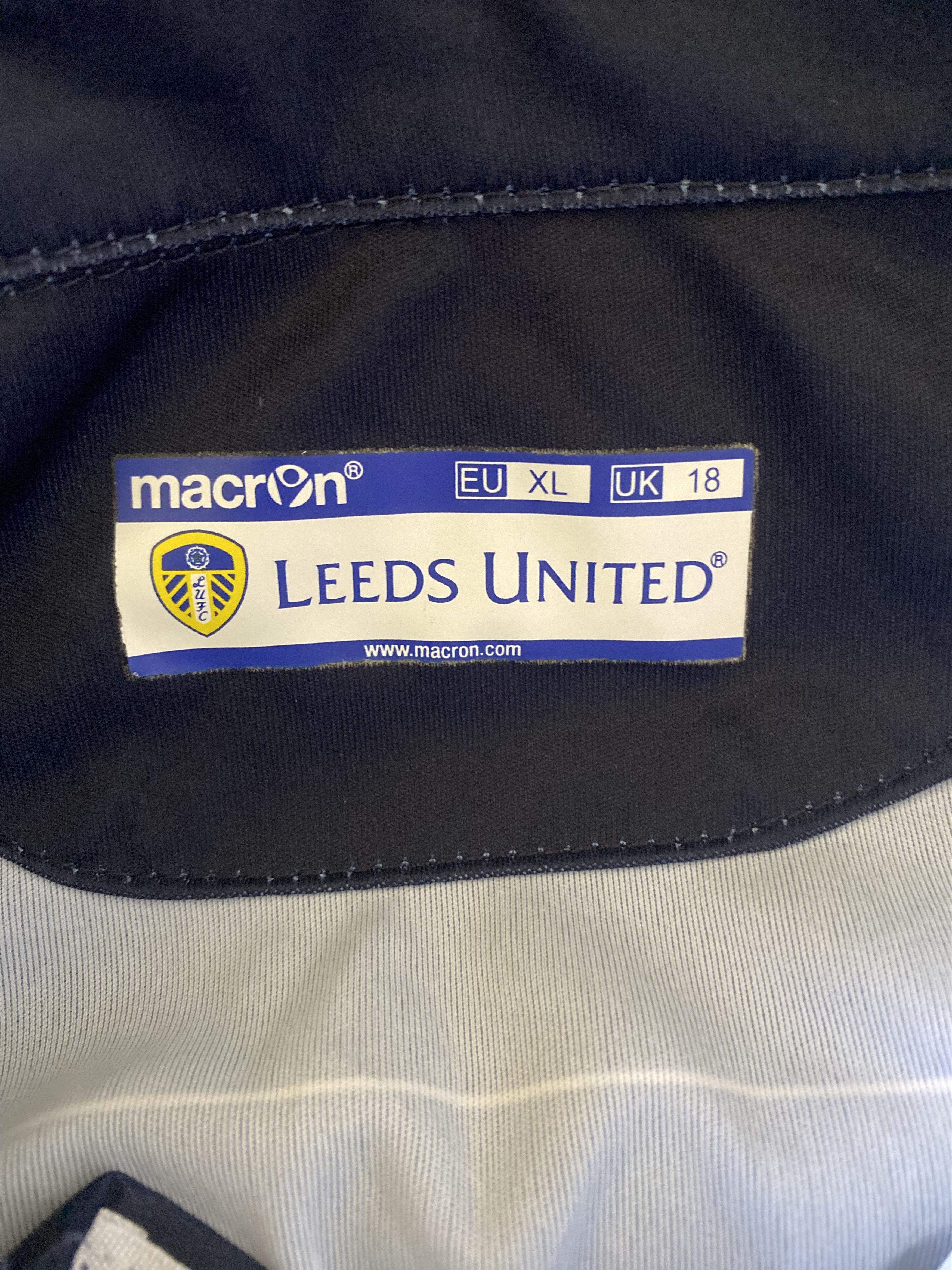 Macron LEEDS UNITED F.C. 2014 - 2015 - Macron - XL - UNIQUE Size US XL / EU 56 / 4 - 9 Thumbnail