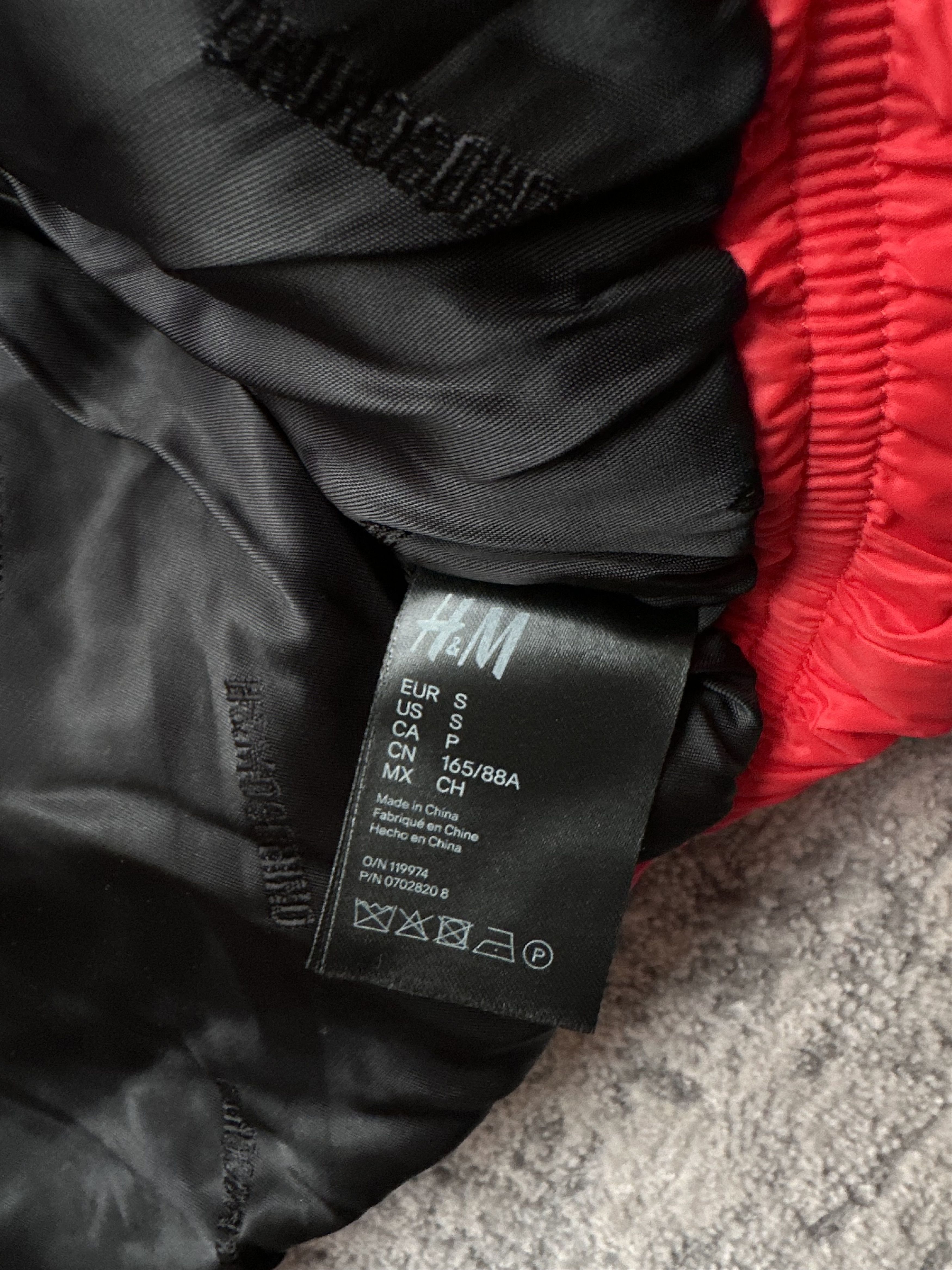 H&M × Moschino H&M Moschino cropped puffer jacket Size S / US 4 / IT 40 - 6 Thumbnail