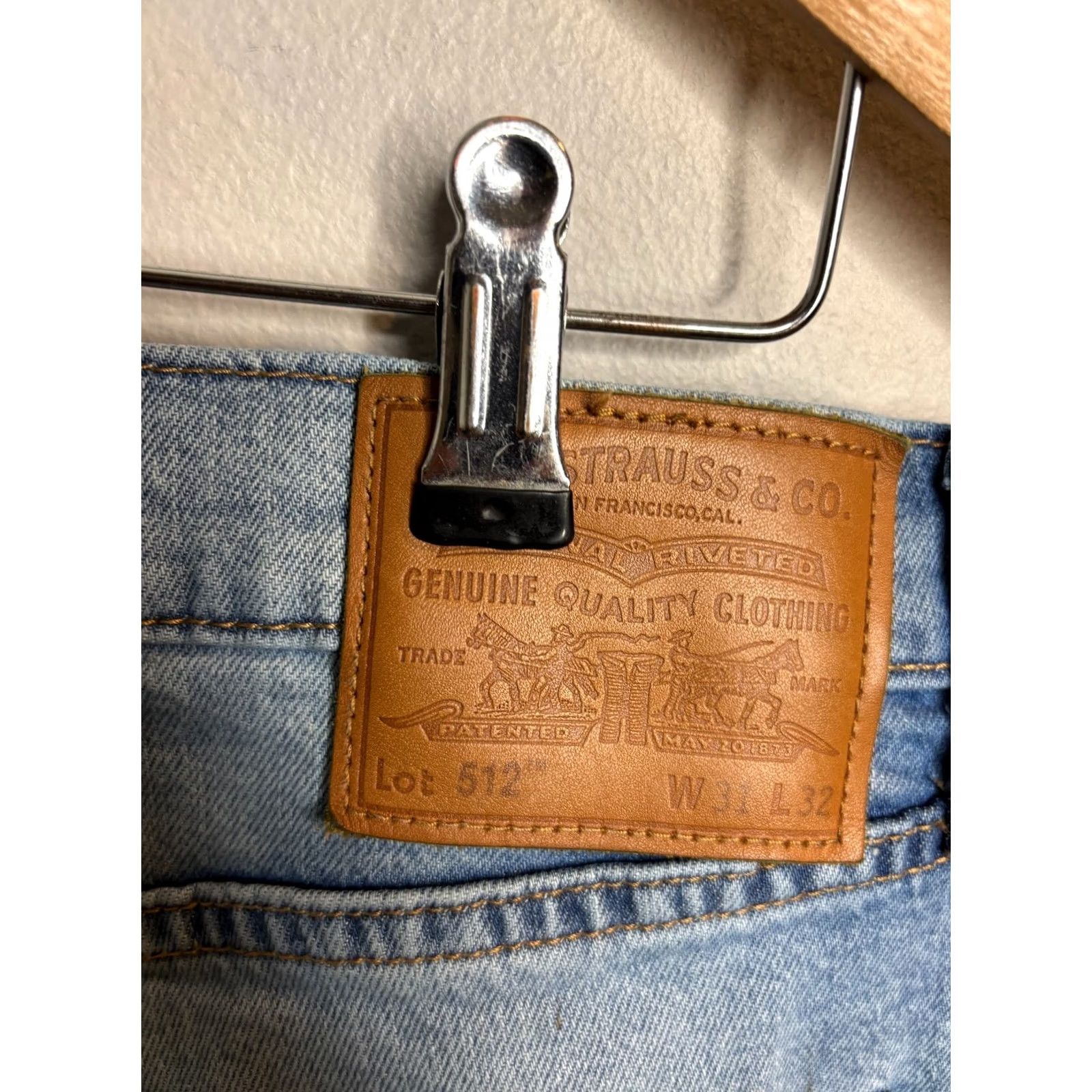 Levi's Levi’s Jeans Lot 512 Premium Mens Size 31 Light Wash Blue Big E Leather Tag 5482 Size US 31 - 4 Thumbnail