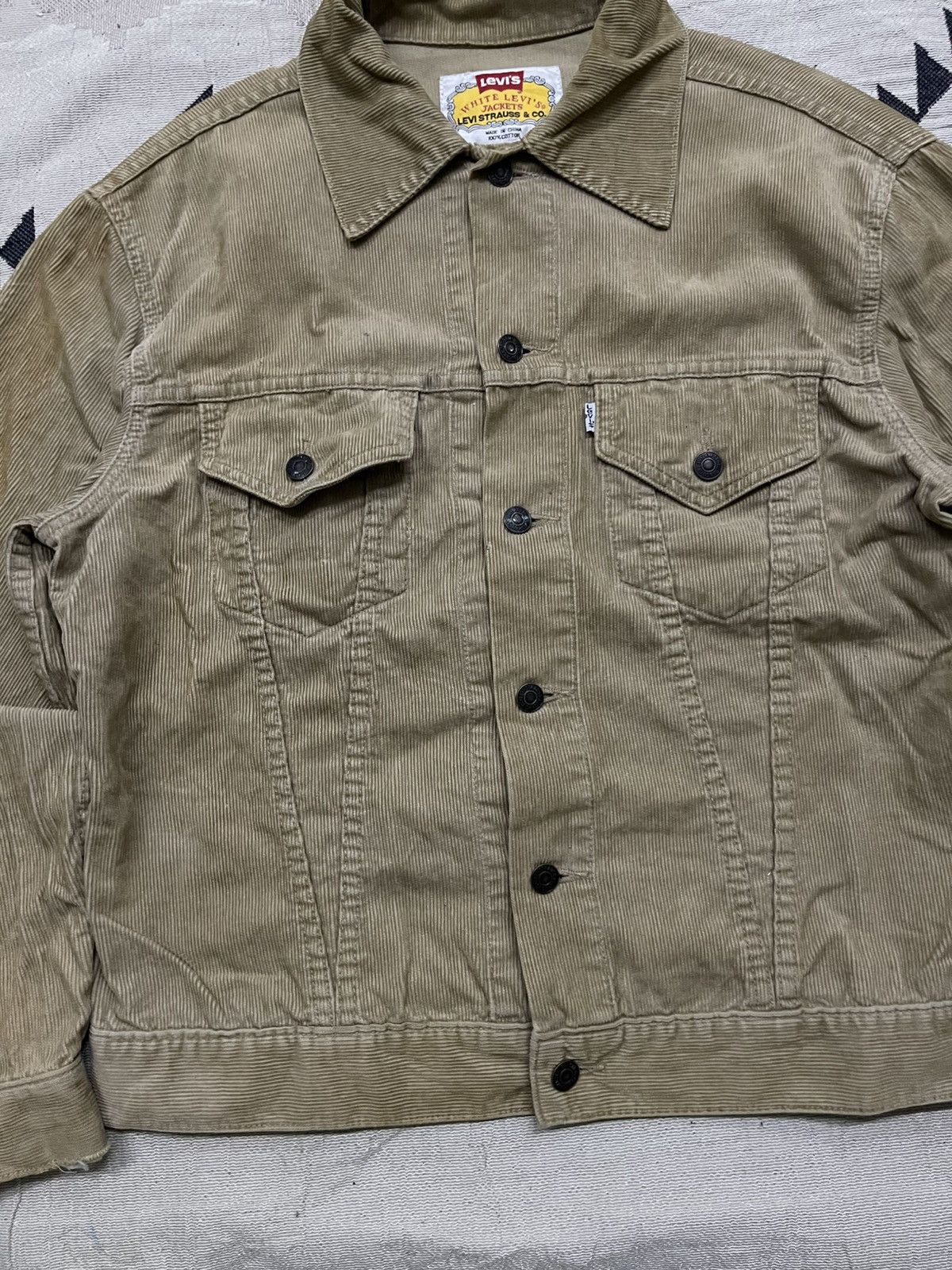 Levi's VINTAGE LEVIS CORDUROY TRUCKER JACKET FADED Size US L / EU 52-54 / 3 - 4 Thumbnail