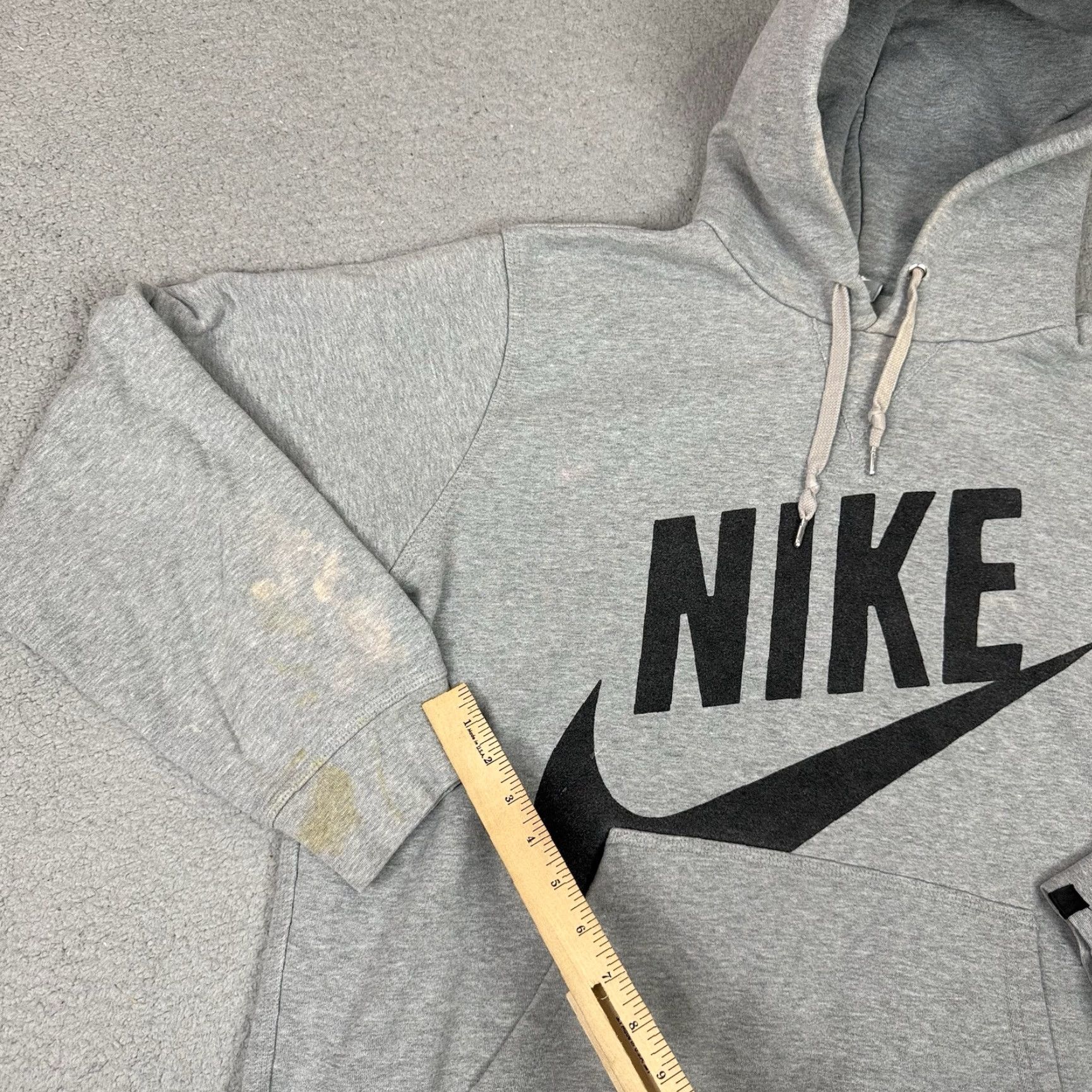 Nike VINTAGE Nike Sweater Mens XL Gray Big Swoosh Outdoors Hoodie Sweatshirt Distressed Faded Size US XL / EU 56 / 4 - 7 Thumbnail