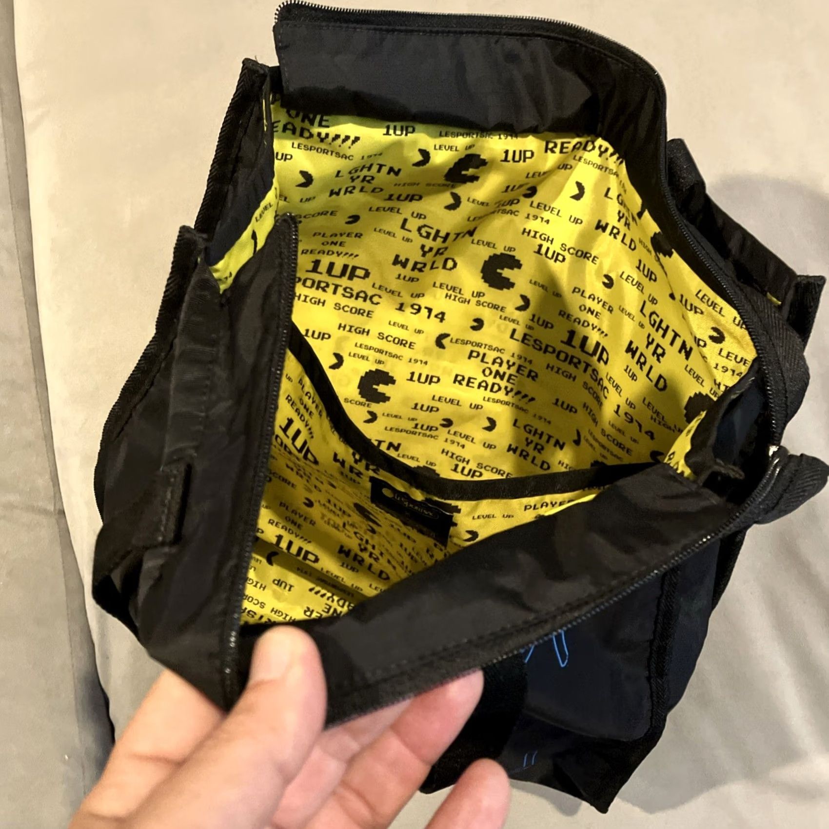 LeSportsac LeSportsac Pac-Man GHOSTED Large Black Tote Bag Nylon Unisex Adults Tote Size ONE SIZE - 6 Thumbnail