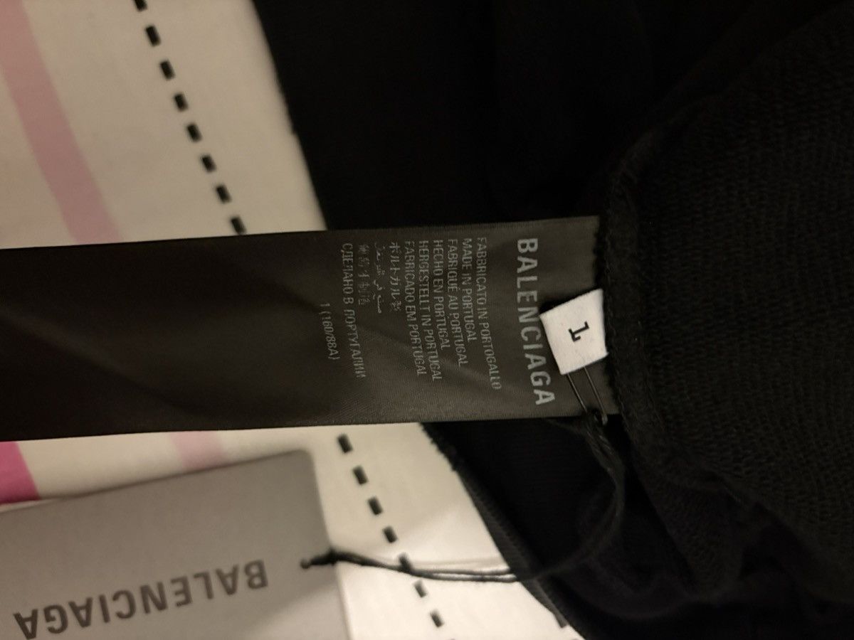 Balenciaga Balenciaga Be Different Apple 2-1 Hoodie Size US L / EU 52-54 / 3 - 5 Thumbnail