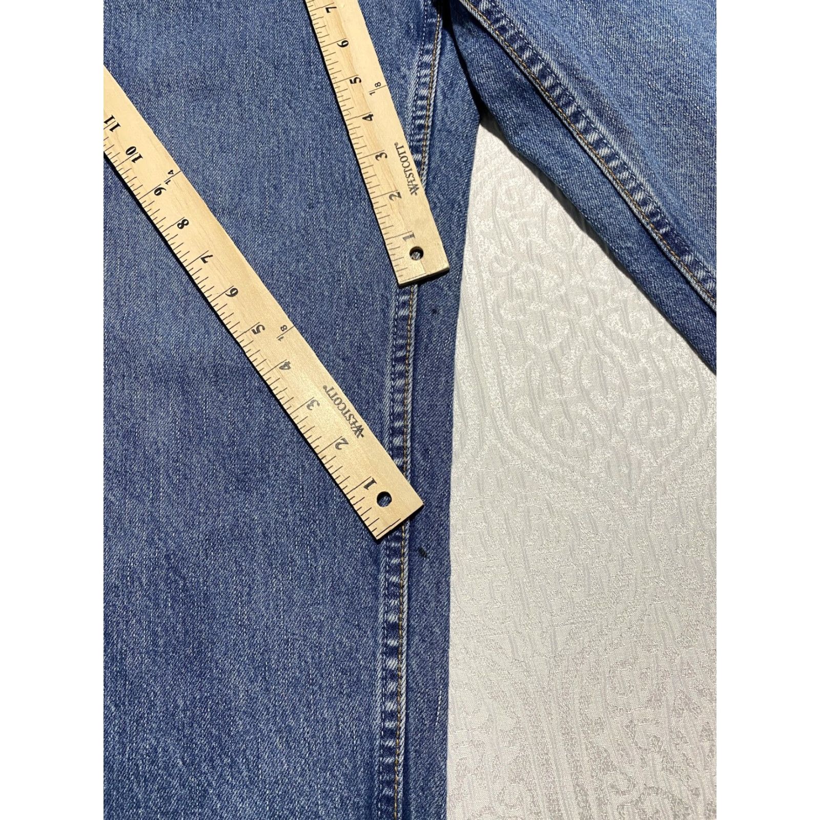 Levi's VINTAGE Levi's Jeans 560 Mens 34x32 Blue Loose Fit Tapered Leg Distressed Frayed Hem Y2k Jeans Size US 34 / EU 50 - 4 Thumbnail