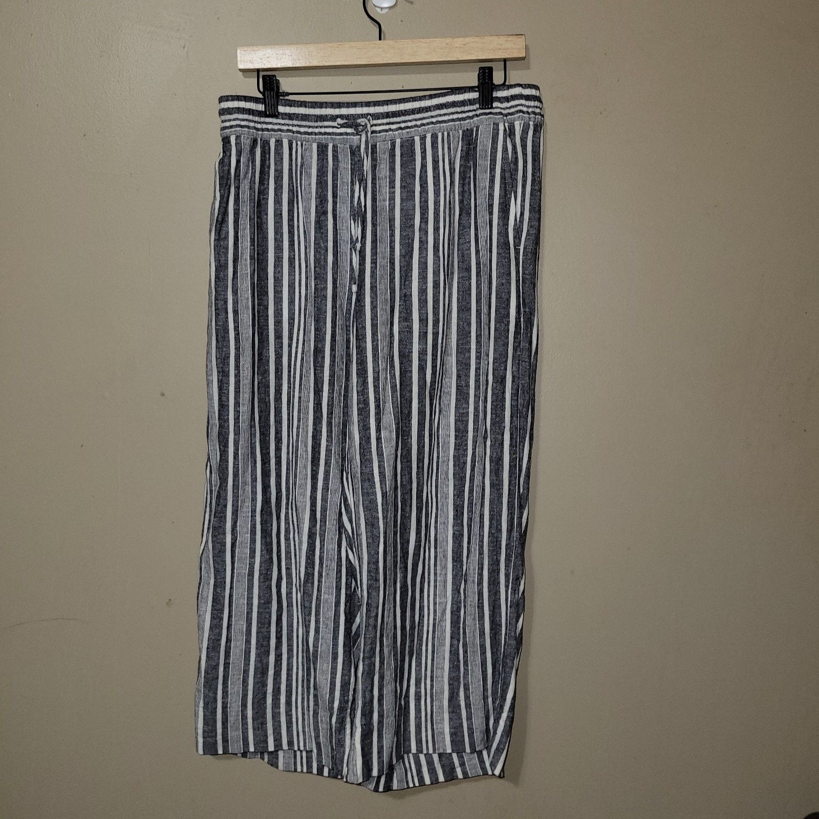 Banana Republic Banana Republic Blue White Medium Petite Wide Leg Crop Linen Size 30" / US 8 / IT 44 - 1 Thumbnail