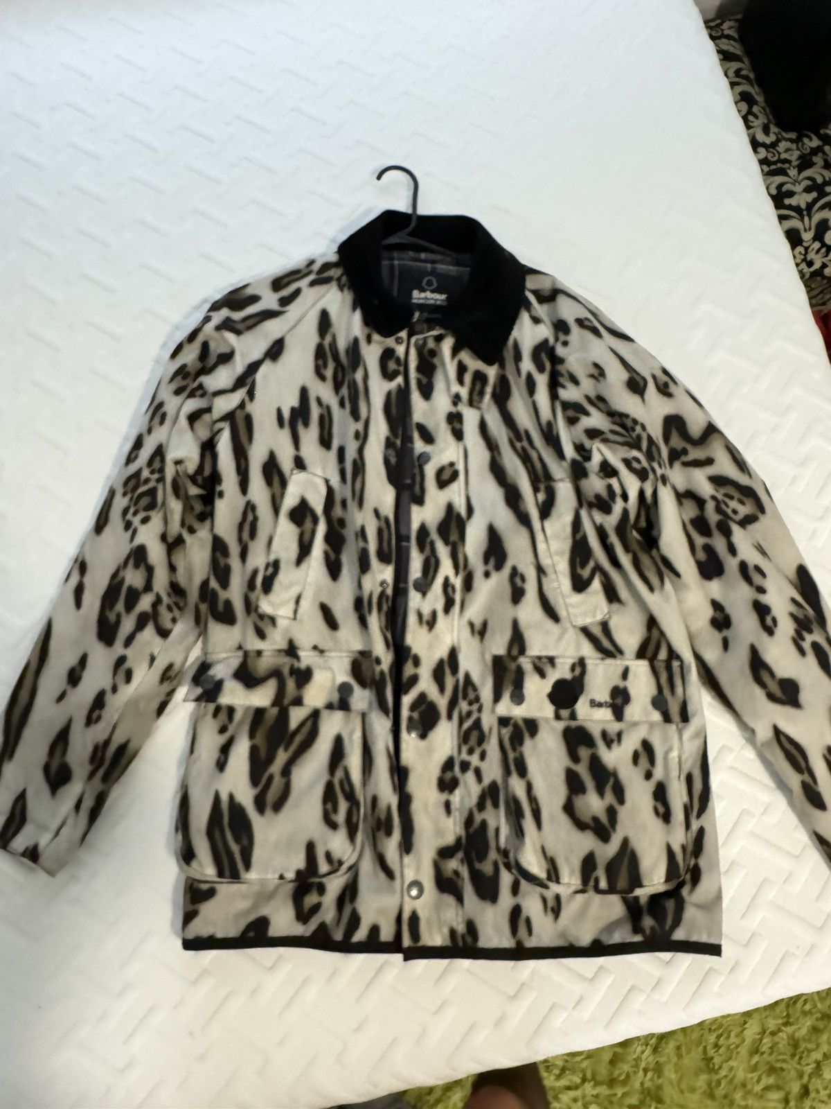 Barbour × Moncler Moncler + Barbour 1952 Leopard Print Wight Giubotto Coat Size US XL / EU 56 / 4 - 4 Thumbnail