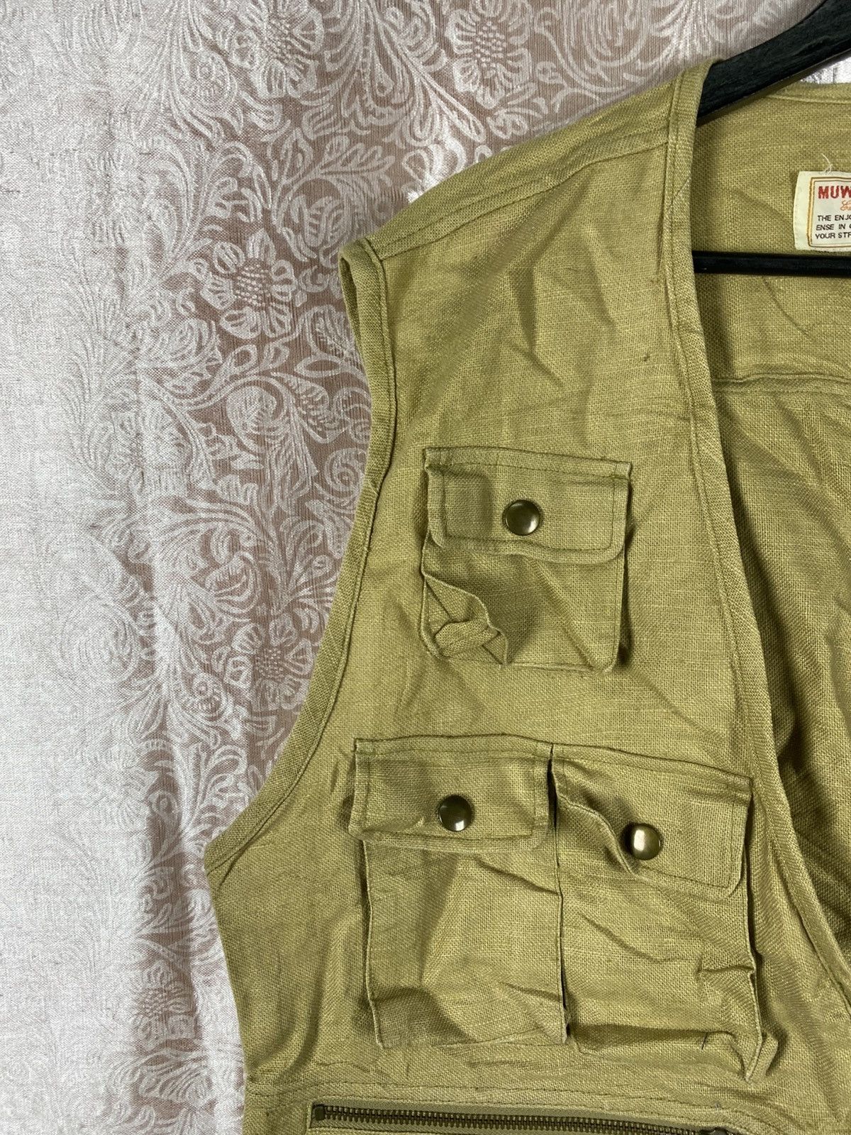 Japanese Brand Vintage MUW Company Khaki Vest Multi Pocket Fishing Outdoor Size US L / EU 52-54 / 3 - 9 Thumbnail