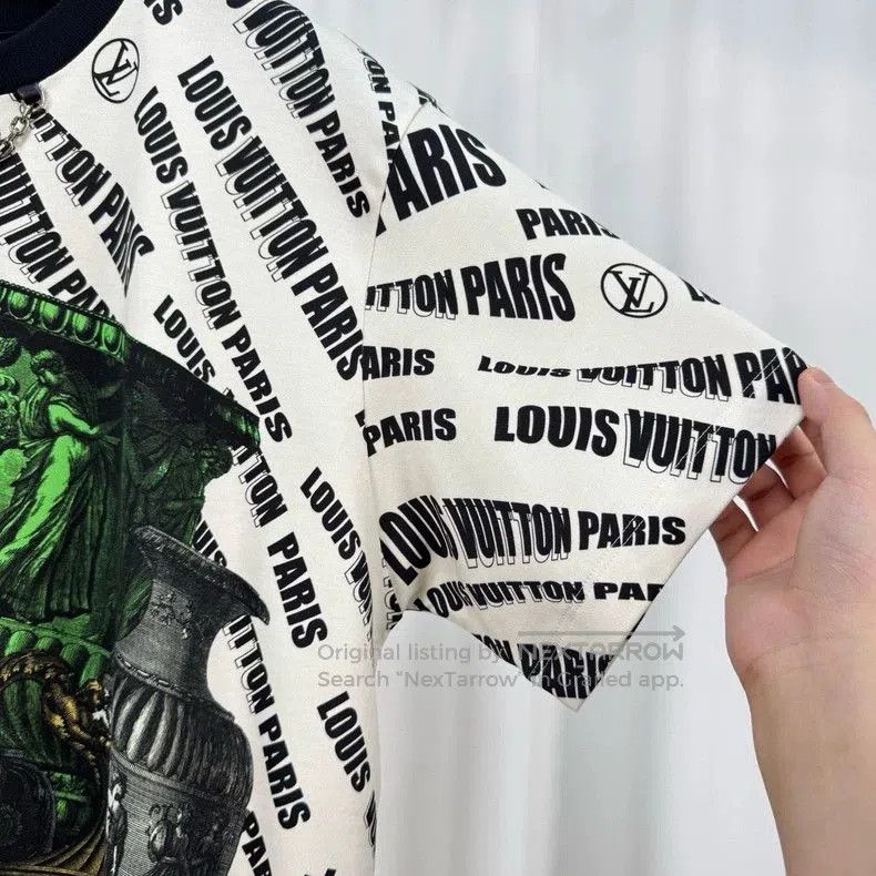 Louis Vuitton Chain Print Short Sleeve Shirt.