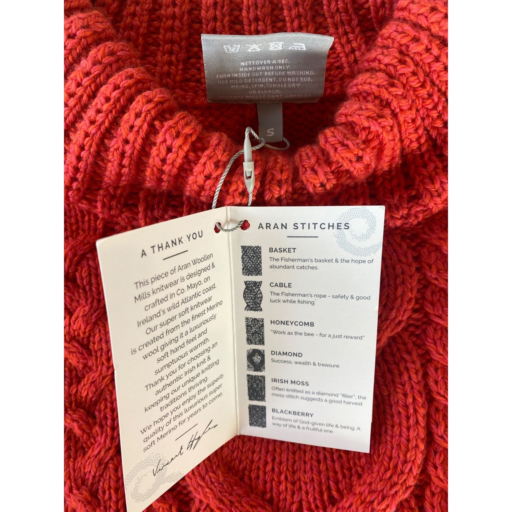 Other NWT Aran Woollen Mills Red Cable-knit Crew Neck Merino Sweat Size S / US 4 / IT 40 - 8 Thumbnail