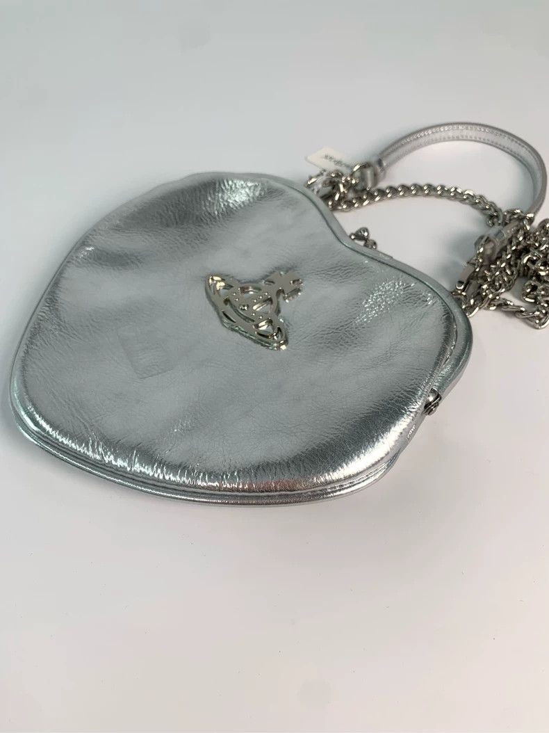 Vivienne Westwood Vivienne Westwood size os Belle Saturn Logo Kiss Clasp Hear Size ONE SIZE - 4 Thumbnail