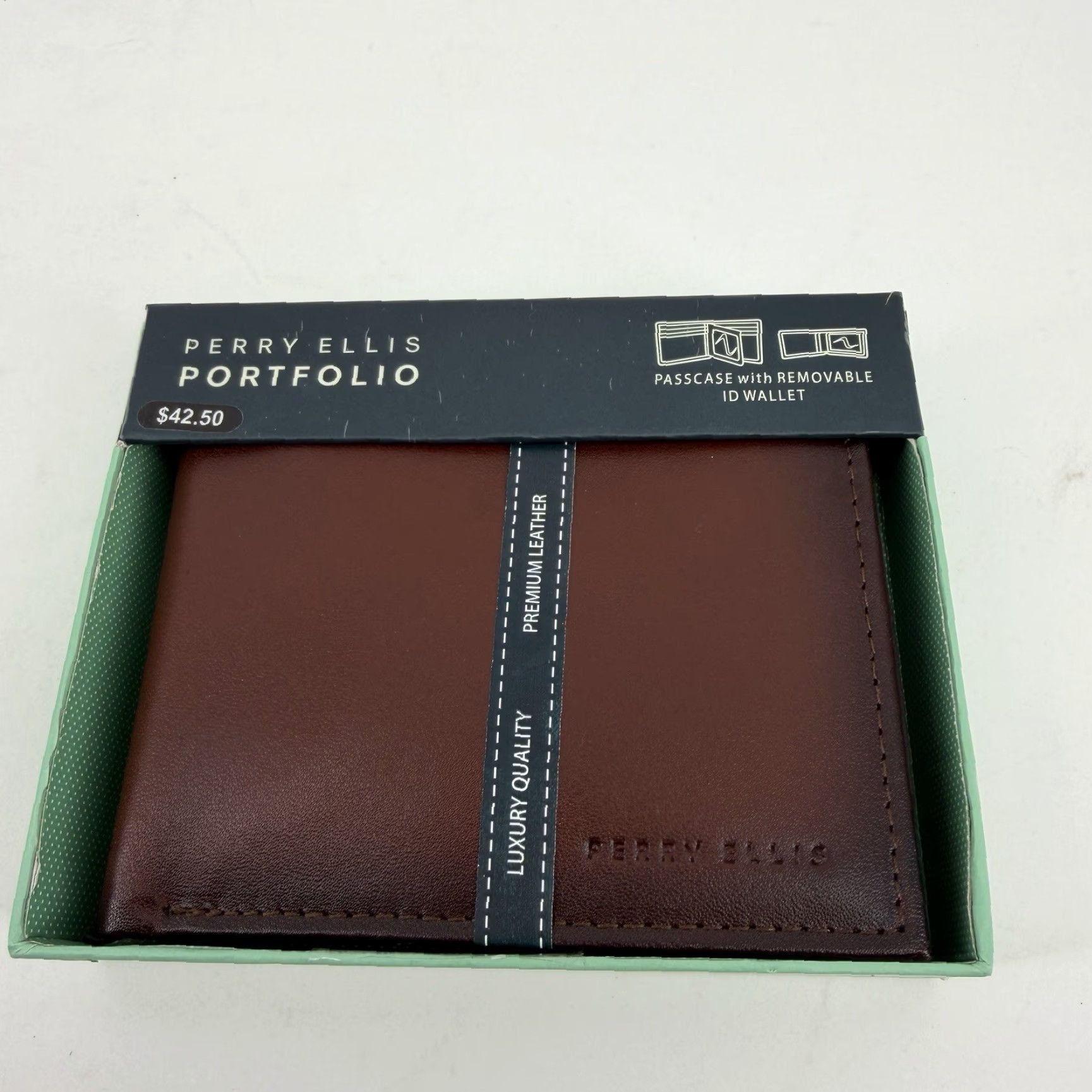 Perry Ellis Perry Ellis Portfolio Men's Passcase with Removable ID Wallet Tan Classic Bifold Wallet Mens Leather Credit Card Folding Designer Style Size ONE SIZE - 2 Thumbnail