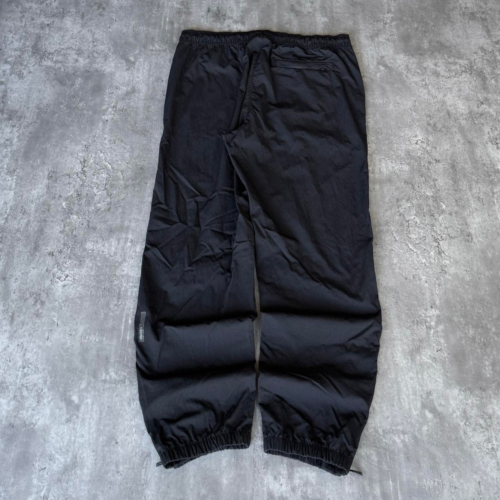 Calvin Klein × Japanese Brand × Vintage Vintage Y2K Calvin Klein Baggy Grunge Opium Tech Sweatpants Size US 36 / EU 52 - 2 Thumbnail