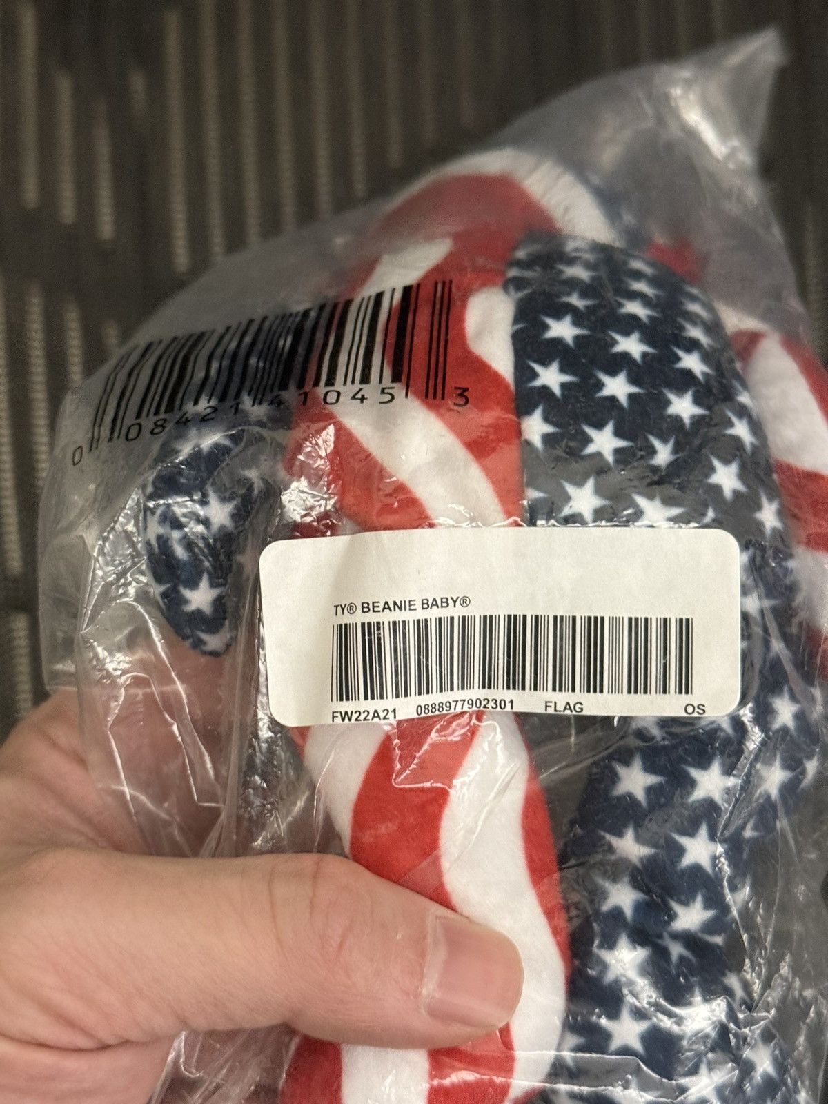 Supreme Supreme fw22 ty beanie baby flag bear Size ONE SIZE - 3 Thumbnail