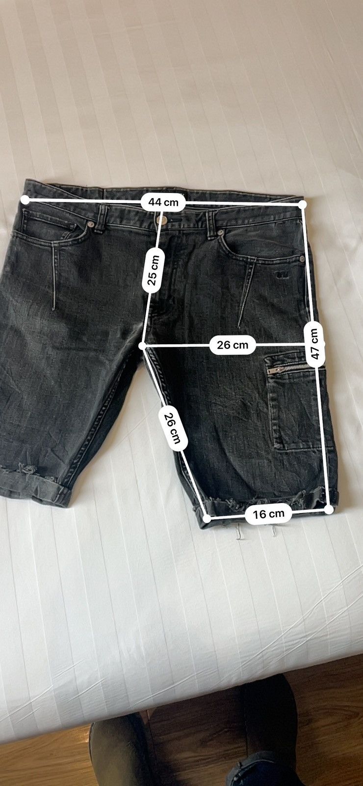 Undercover × Uniqlo Uniqlo Undercover Zippered Cargo Pocket Denim Short Pants Size US 34 / EU 50 - 12 Thumbnail