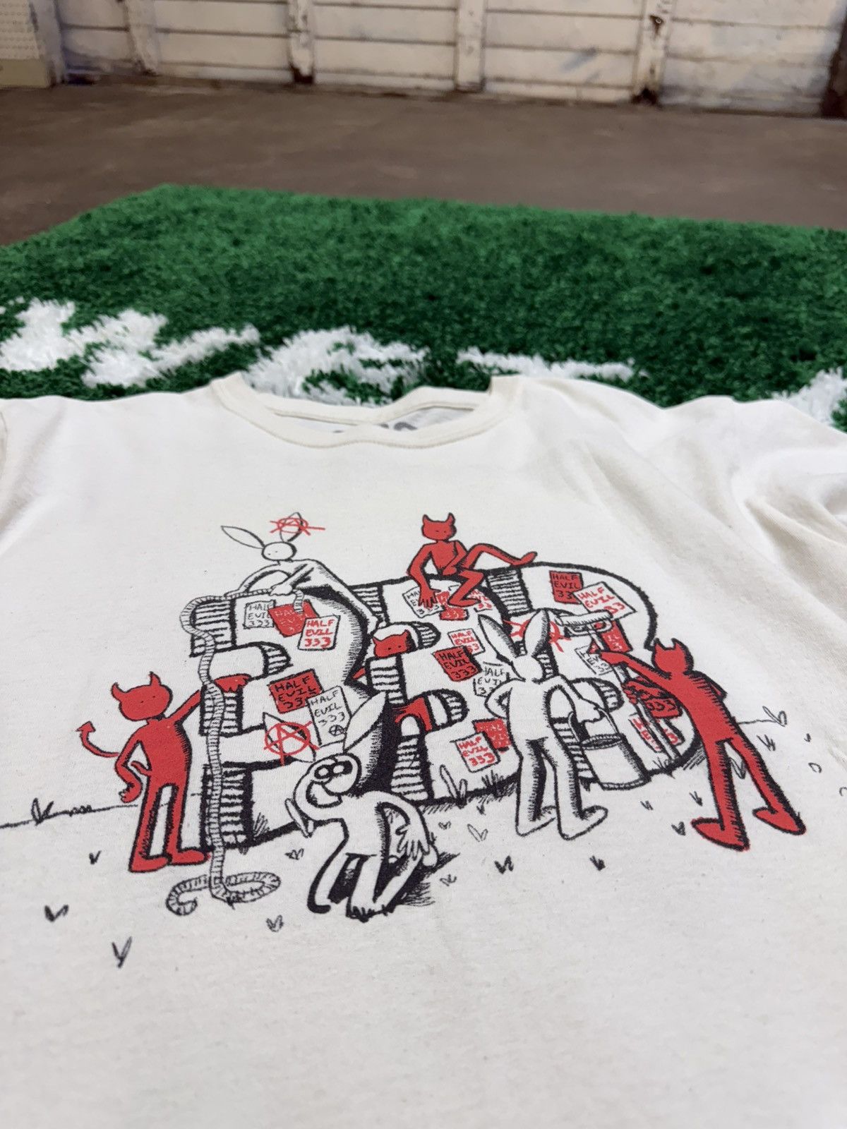 Half Evil × Kodone Half Evil x Kodone Bunny Men Art Tee Sz. Large Size US L / EU 52-54 / 3 - 3 Thumbnail