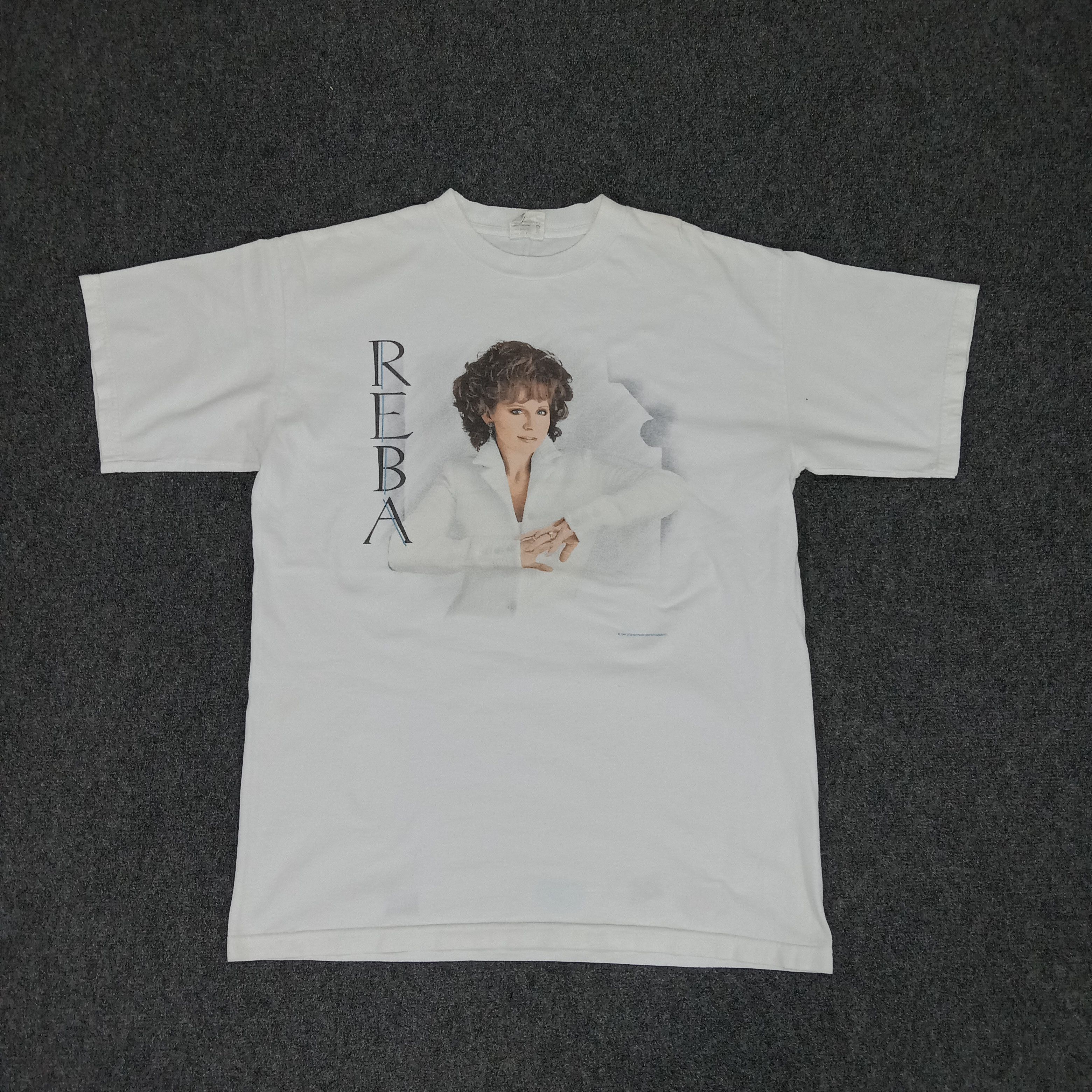 Vintage Vintage 90's Reba American Singer Songwriter Women's Tshirt Size US XL / EU 56 / 4 - 1 Thumbnail