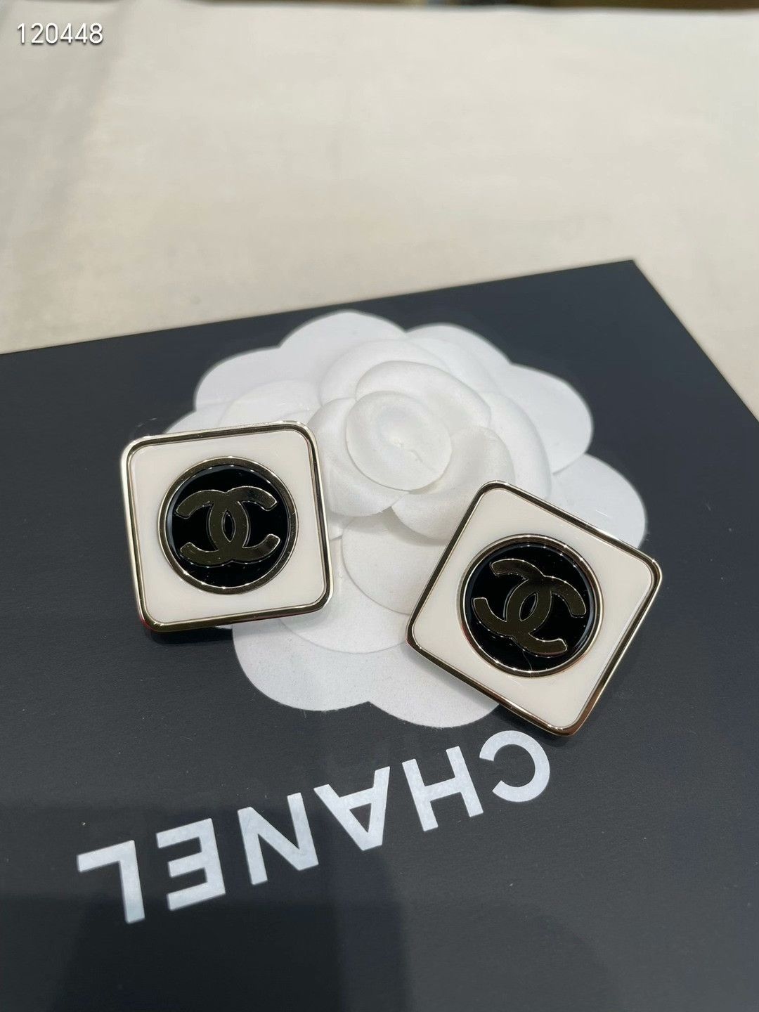 Chanel Chanel 23C Square Circle Earrings Size ONE SIZE - 1 Thumbnail