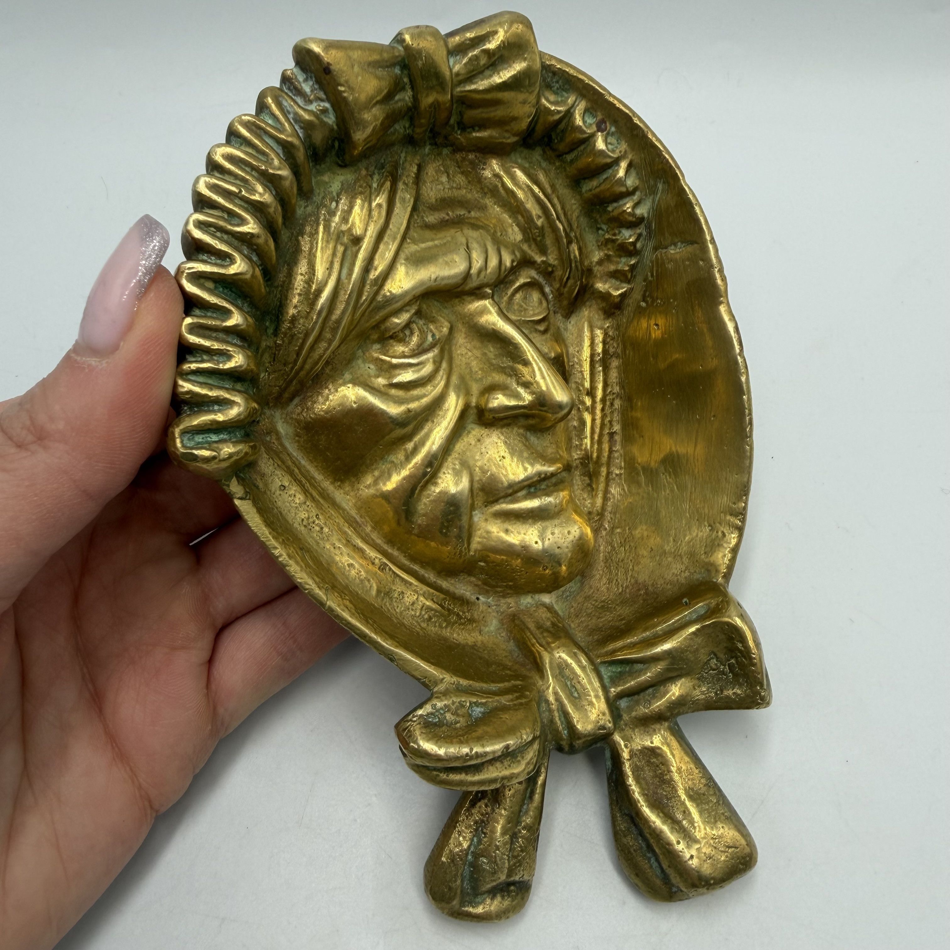 Vintage Vintage Bronze Ashtray Victorian Lady Bonnet Desk tray Size ONE SIZE - 4 Thumbnail