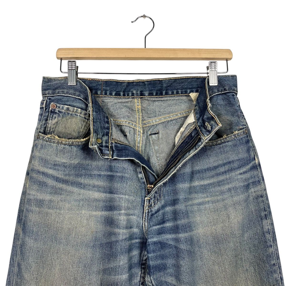 Levi's Vintage Levis Distressed Denim Jeans Size US 32 / EU 48 - 15 Thumbnail