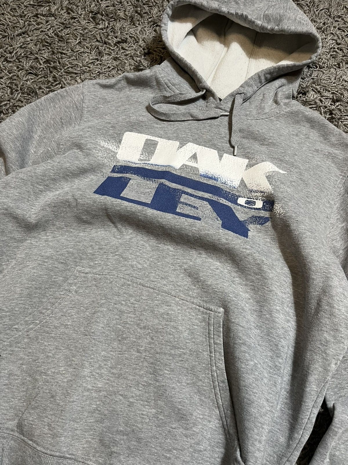 Oakley OAKLEY VINTAGE Y2K BASIC SKATEBOARD GREY HOODIE Size US L / EU 52-54 / 3 - 2 Thumbnail