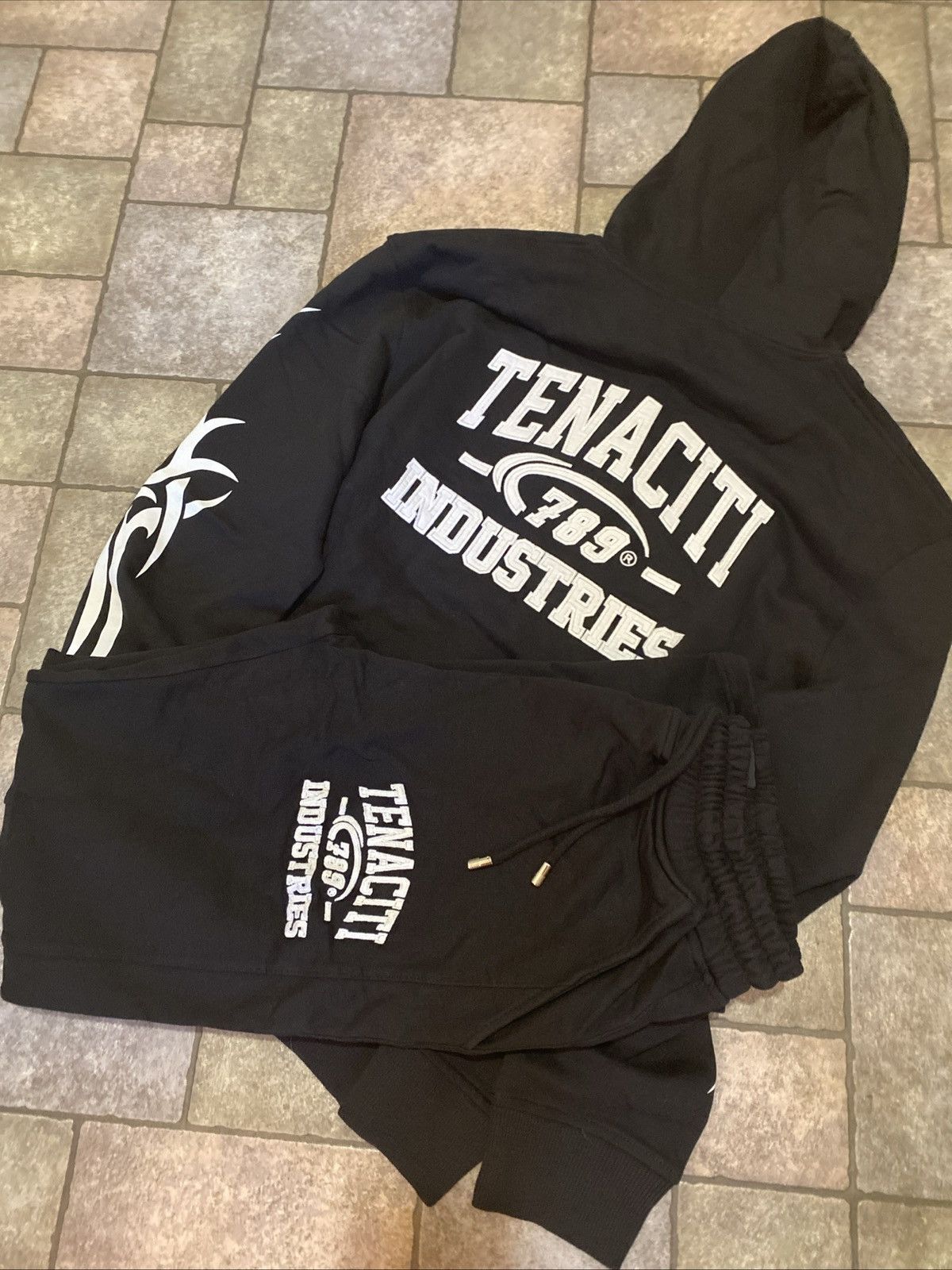 Other Tenaciti studios mens sweatsuit sz xl nwt!!! 🔥🔥🔥 Size US XL / EU 56 / 4 - 1 Thumbnail