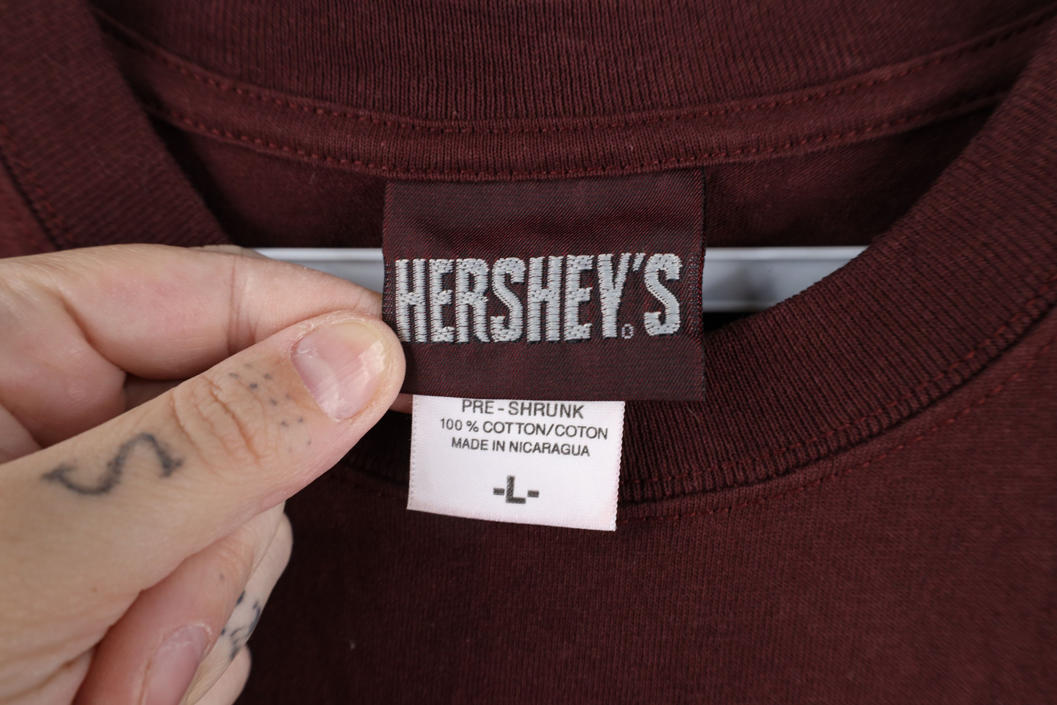 Vintage Vintage 90s Hersheys Chocolate Out Pennsylvania T-Shirt Size US L / EU 52-54 / 3 - 6 Thumbnail