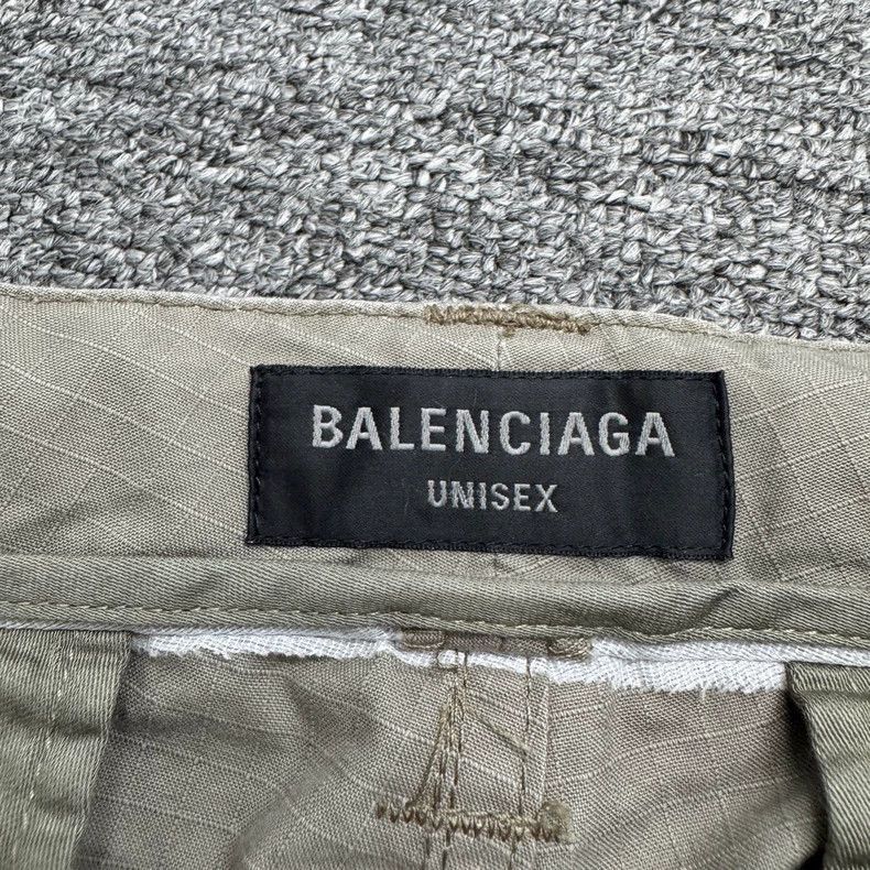 Balenciaga Balenciaga distressed detachable cargo pants Size US 44 / EU 60 - 3 Thumbnail