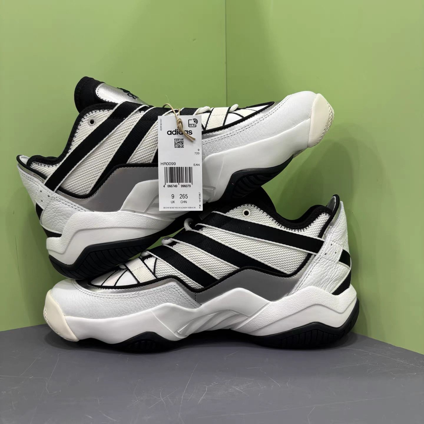 Adidas adidas Top Ten 2010 Basketball Shoes K15 Size US 10 / EU 43 - 5 Thumbnail