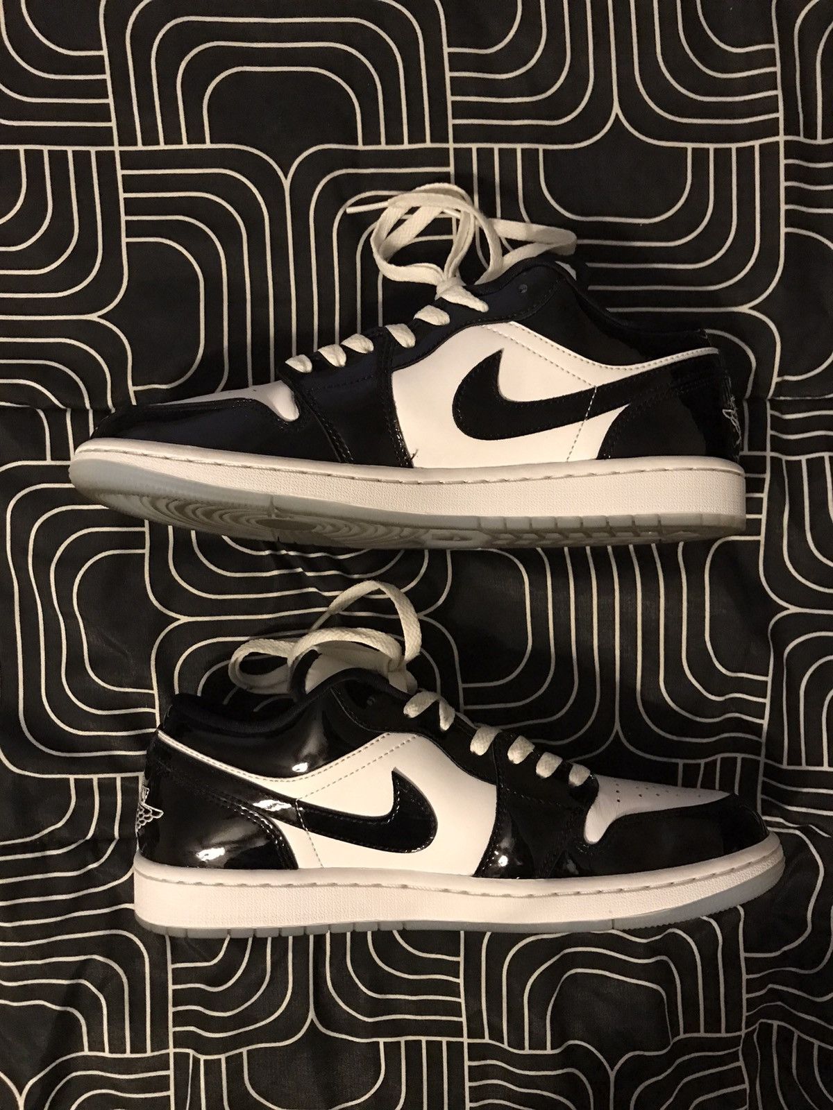 Jordan Brand × Nike Jordan 1 Low SE Concord Used Size 9.5 Size US 9.5 / EU 42-43 - 3 Thumbnail