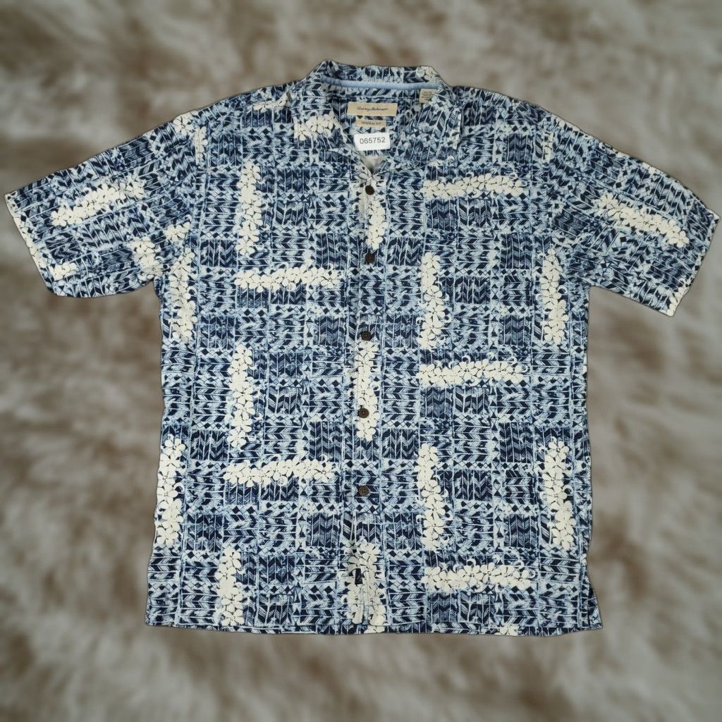 Tommy Bahama Tommy Bahama Shirt Mens XL Blue Floral Silk Hawaiian Button Up Size US XL / EU 56 / 4 - 1 Thumbnail
