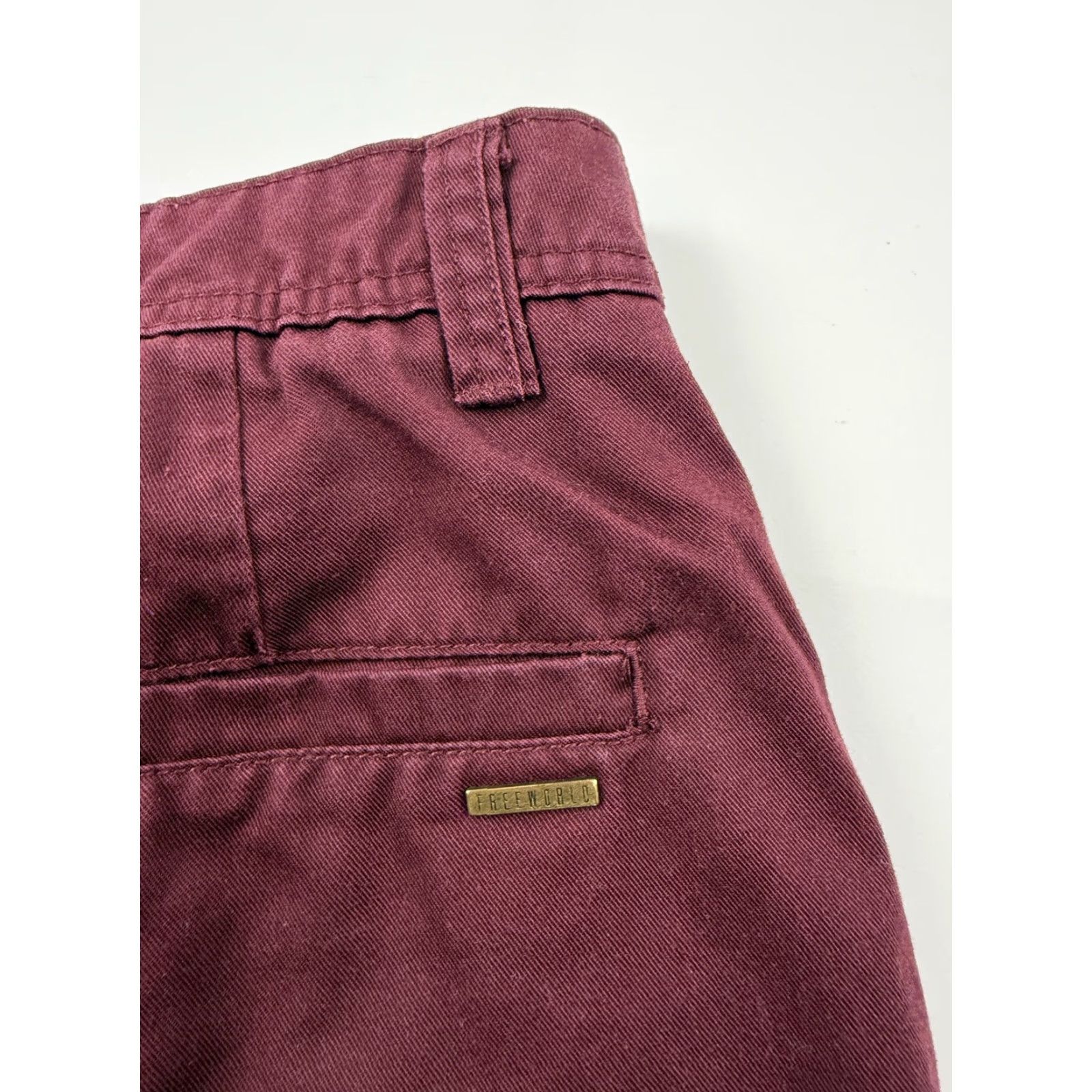 Vintage Free World Shorts Mens 29 Red Chino Flat Front Casual 11 Inseam Pockets Size US 29 - 6 Thumbnail