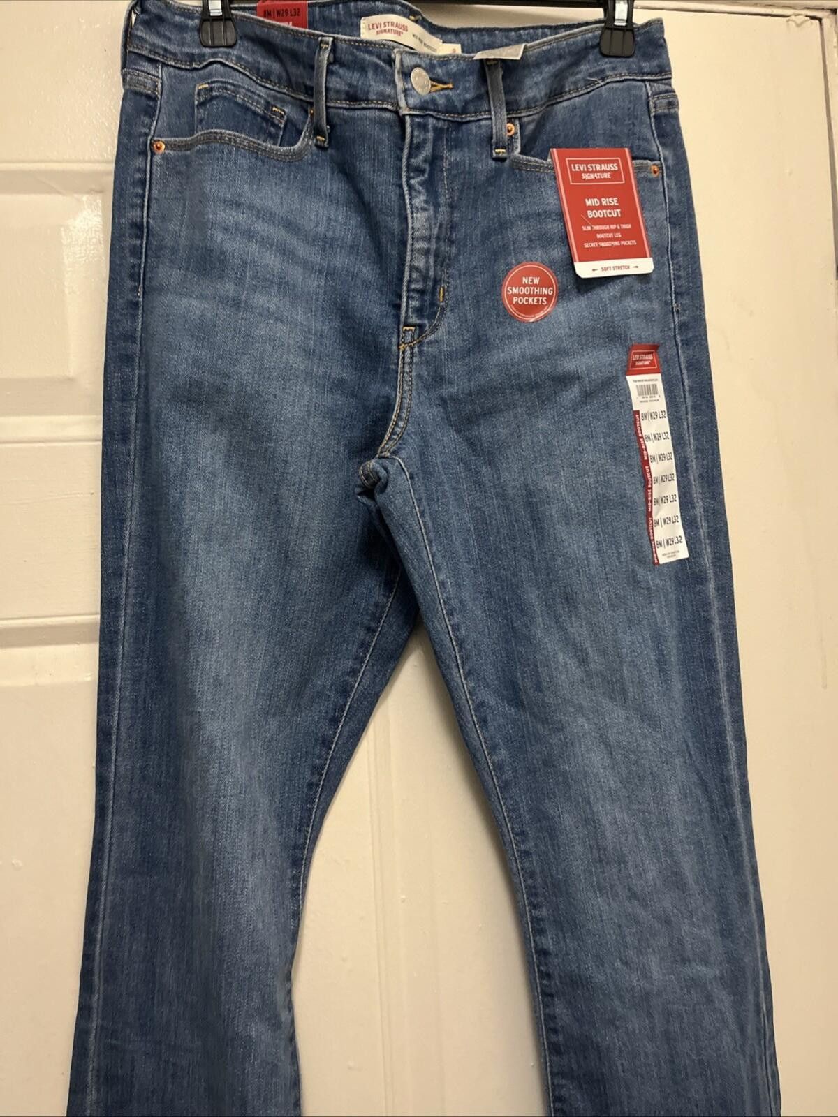 Levi's Women’s Size 29x32 Levi’s Bootcut Jeans New With Tags Size 30" / US 8 / IT 44 - 1 Thumbnail