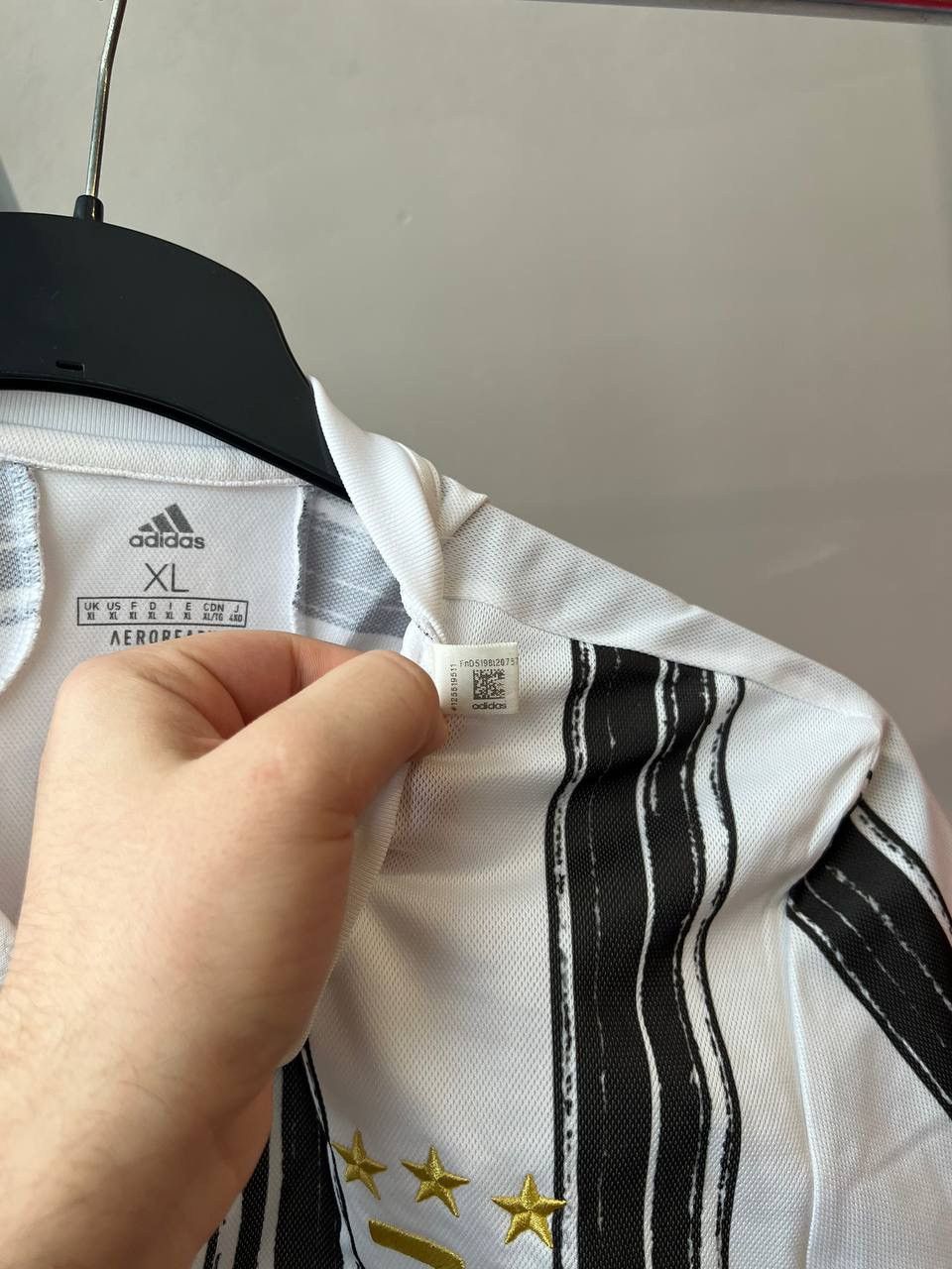 Adidas 2020/21 JUVENTUS FC HOME SOCCER JERSEY FOOTBALL SHIRT SZ XL Size US XL / EU 56 / 4 - 7 Thumbnail