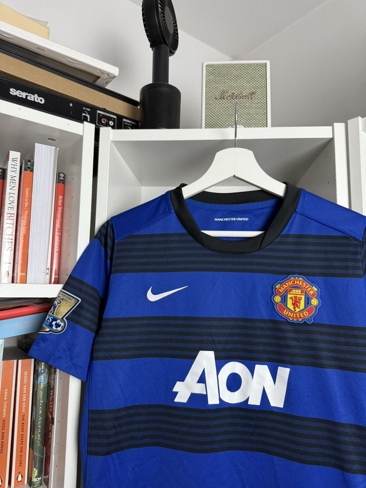 Nike Nike Manchester United 12/13 Young away football jersey Size US S / EU 44-46 / 1 - 3 Thumbnail