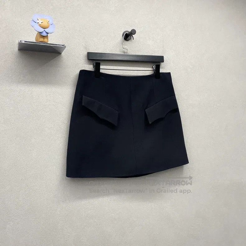 Louis Vuitton Louis Vuitton Solid black skirt Size 41" - 3 Thumbnail