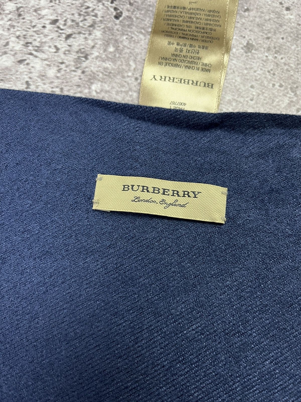 Burberry Huge Burberry Wool/Cashmere Scarf Size ONE SIZE - 5 Thumbnail