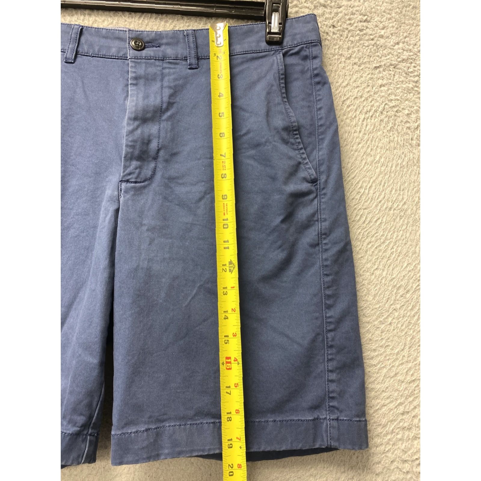 Vintage LL BEAN Bermuda Shorts Mens 33 Navy Cotton Chino Zip Fly Regular Rise 10in Inseam Outdoor Pockets Mens Size US 33 - 4 Thumbnail