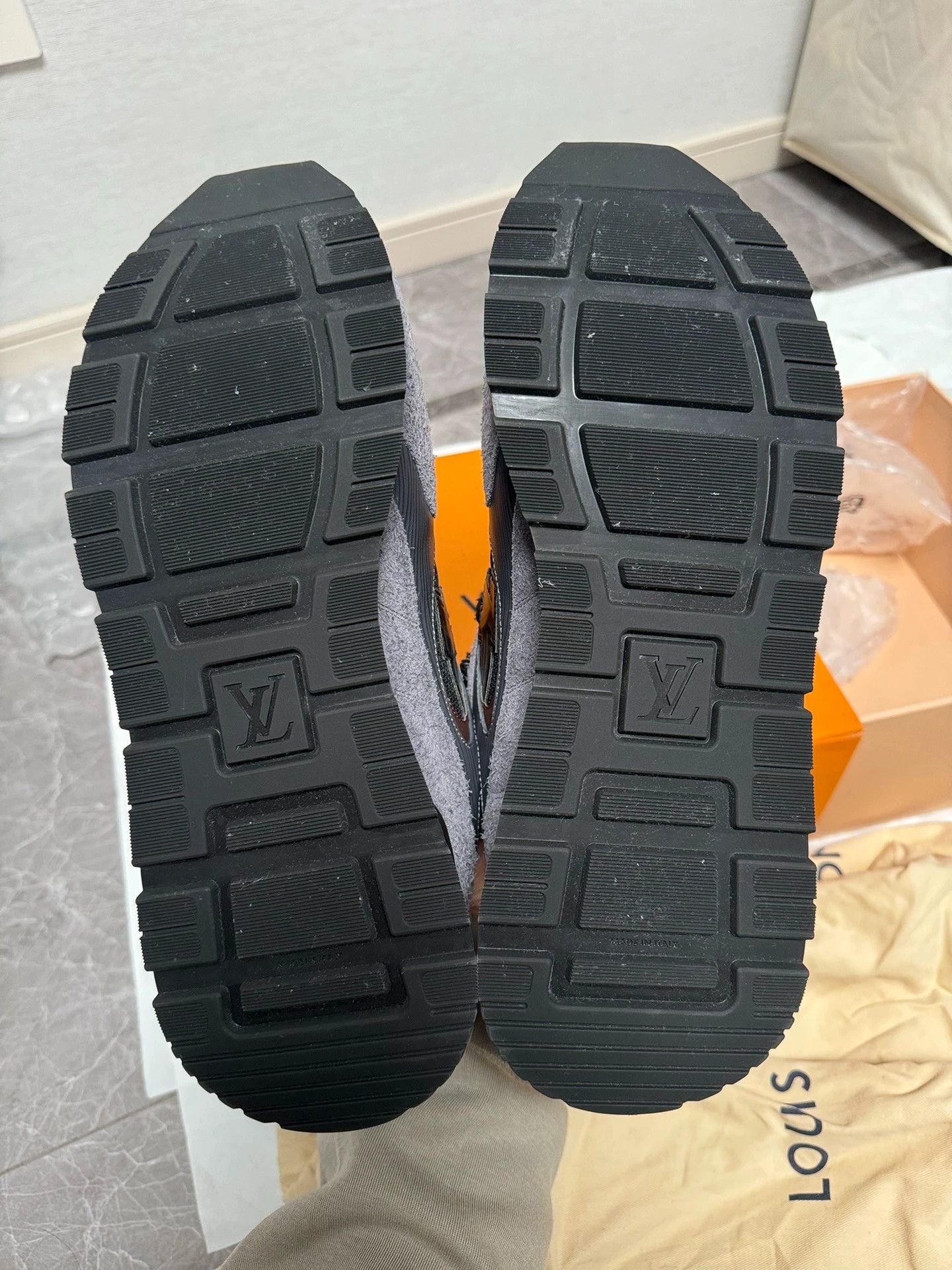 Louis Vuitton LV Men's Black/Gray Sneakers Size 44 Size US 11 / EU 44 - 5 Thumbnail