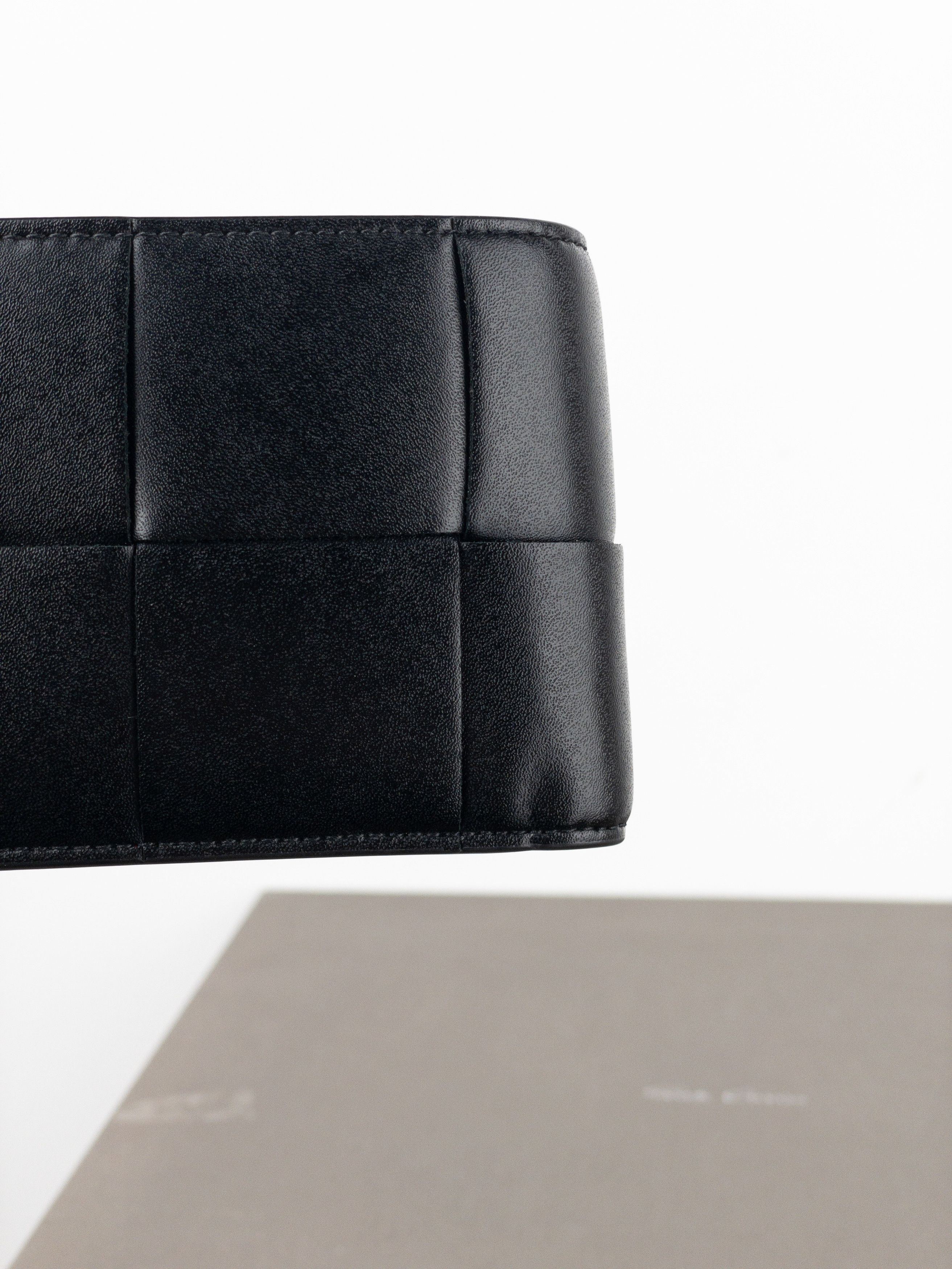 Bottega Veneta Bottega Veneta Cassette Bi-Fold Wallet Leather Black Size ONE SIZE - 13 Thumbnail