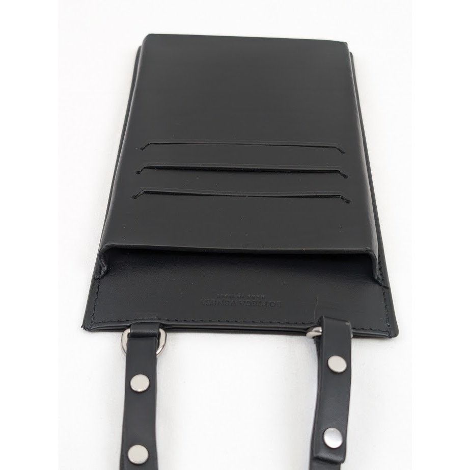 o1rshd1 Q:2 / Size: OS / Paper Calf Perforated Case in Nero