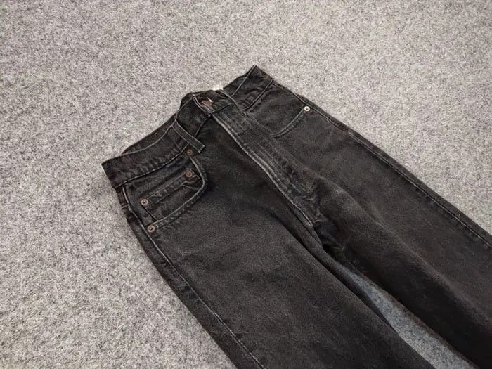 Levi's Vintage 90's levis 550 Black Denim mom Jeans Made in USA Size US 32 / EU 48 - 10 Thumbnail