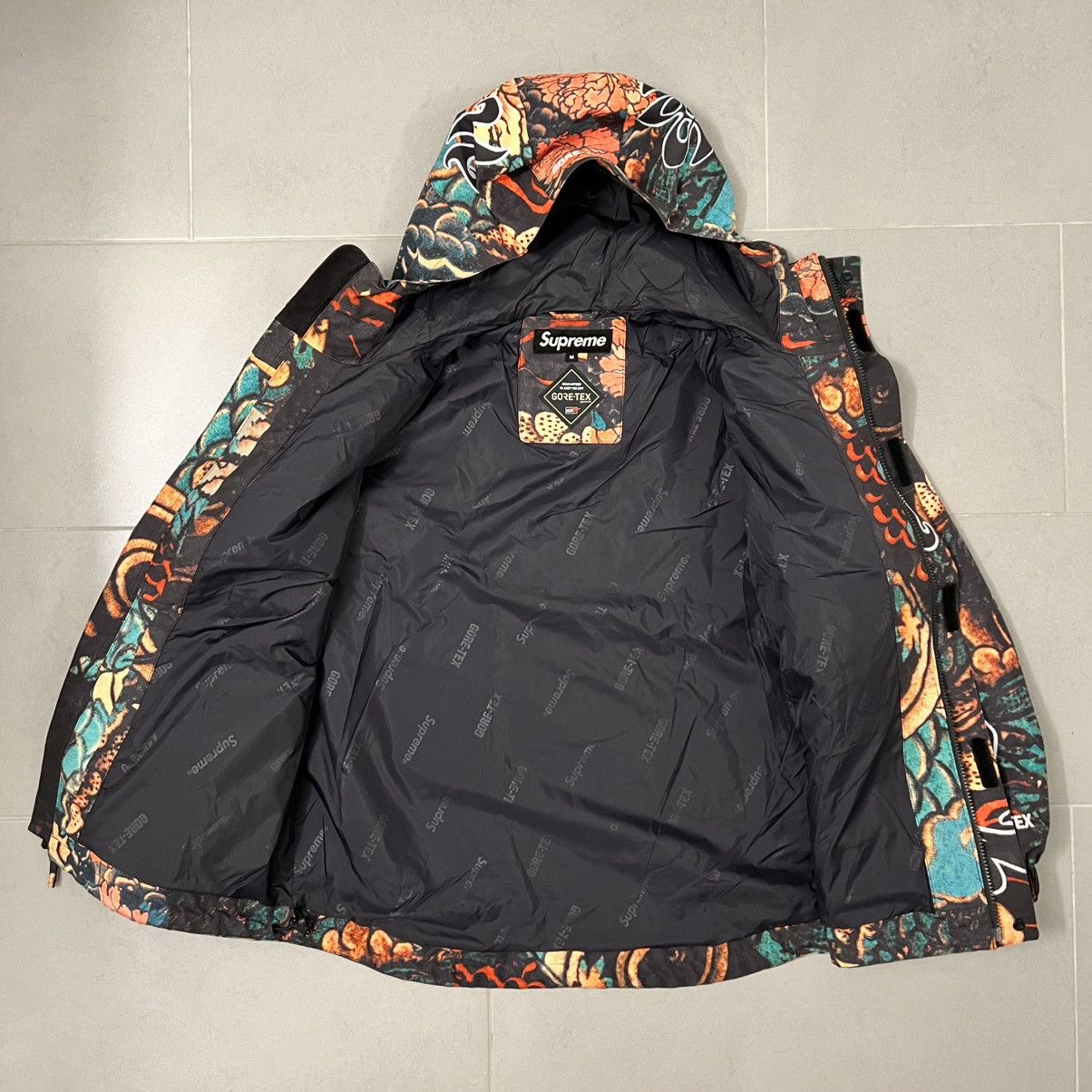 Supreme Supreme Sacred Hearts Gore-Tex Jacket Size US M / EU 48-50 / 2 - 6 Thumbnail