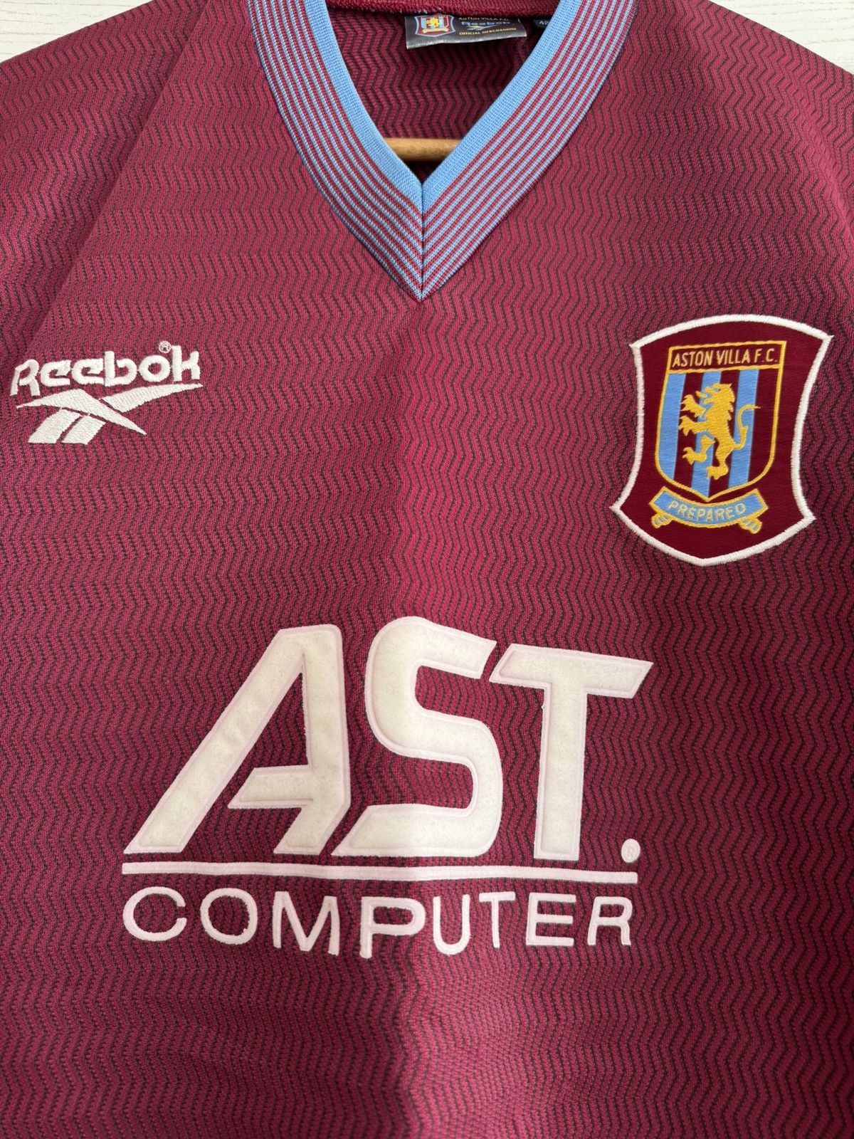 Reebok Vintage Aston Villa 1997-1998 Home Soccer Jersey Kit Shirt Size US L / EU 52-54 / 3 - 7 Thumbnail